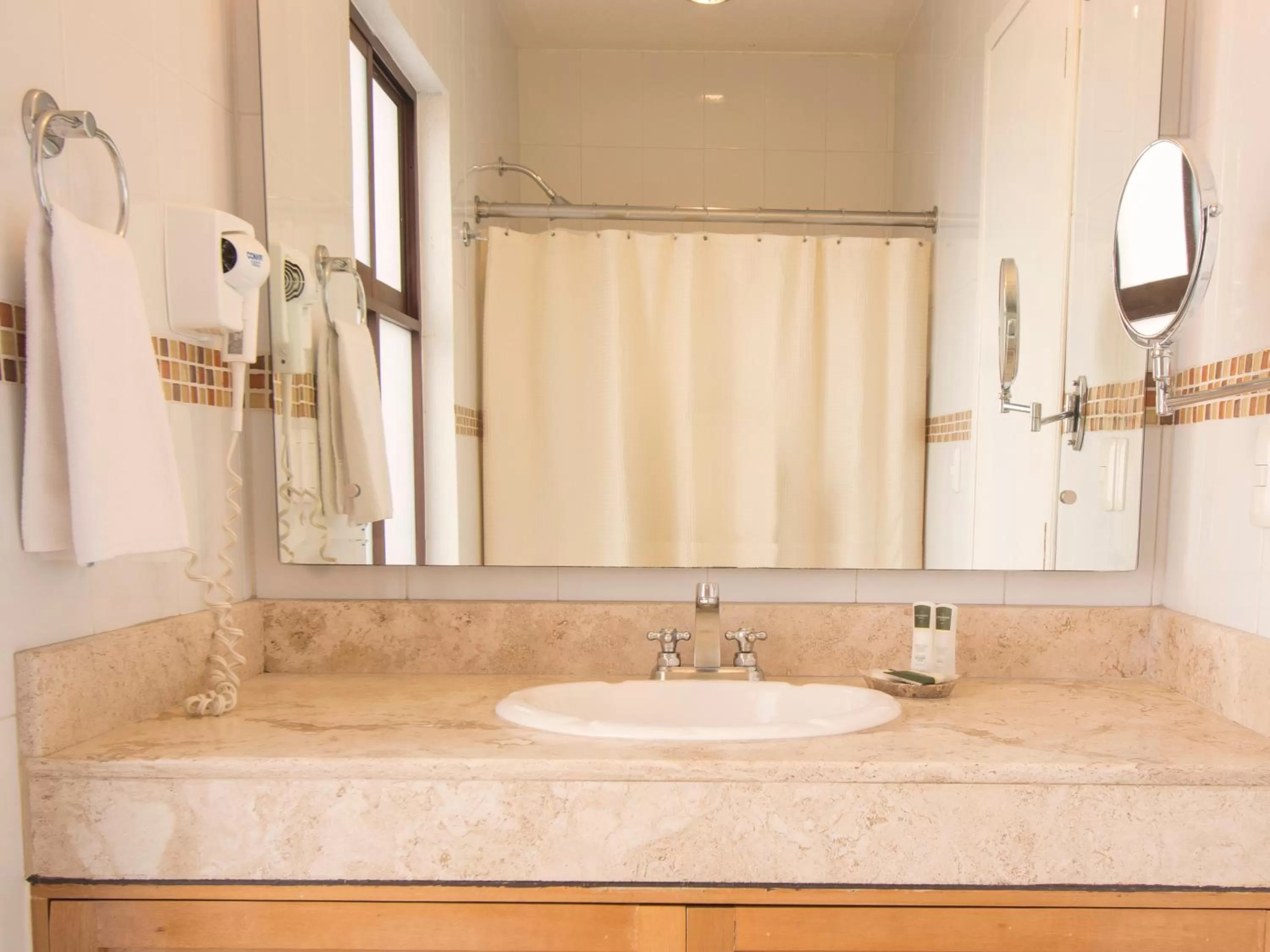 Bathroom in Hotel Rio Queretaro