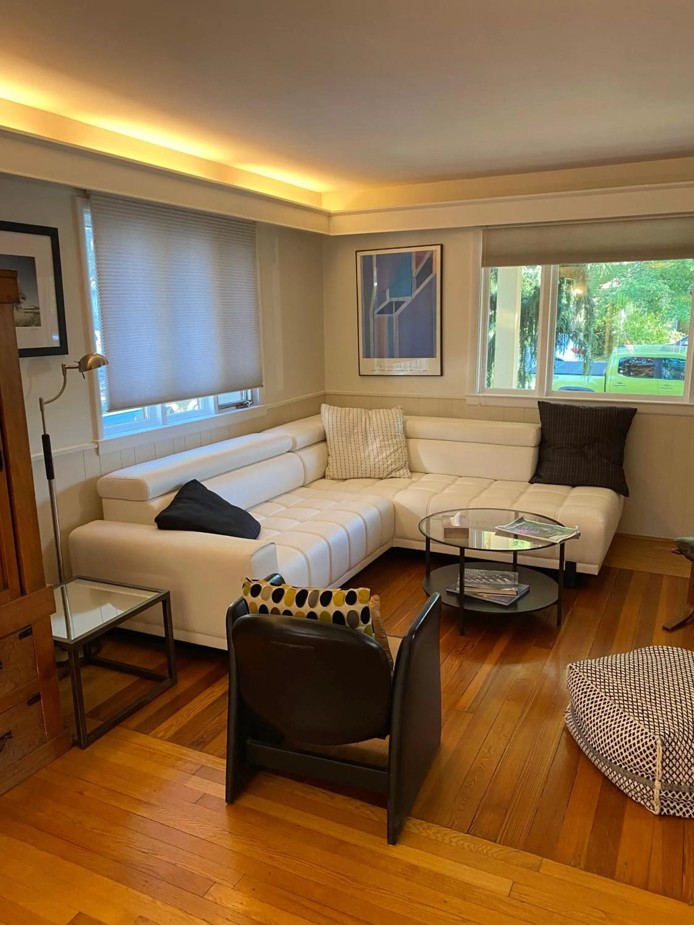 Living room in Burnt Toast Inn