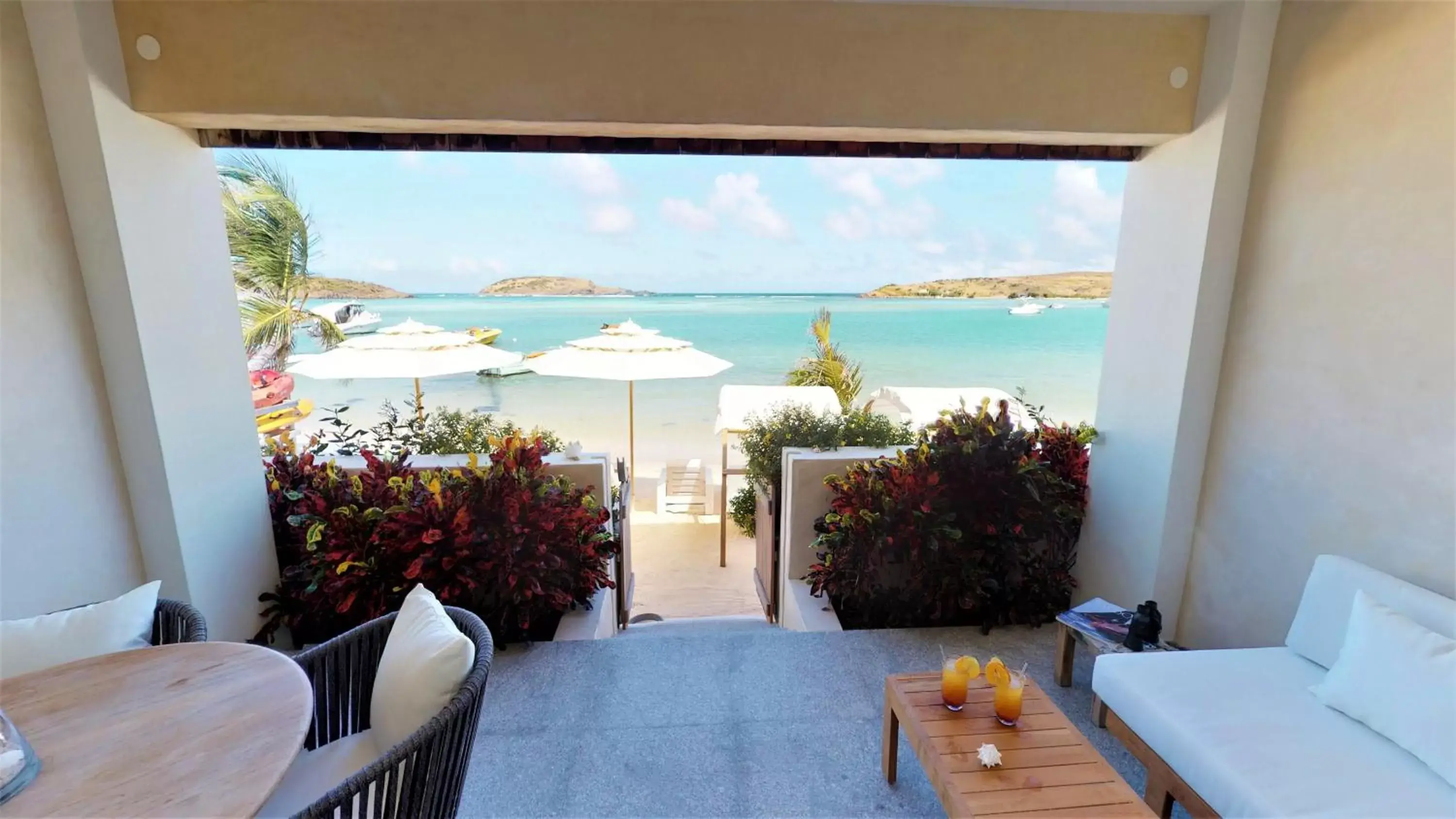 Honeymoon 1 Bedroom Suite, Beachfront in Hotel Les Ondines Sur La Plage Honeymoon 1 Bedroom Suite, Beachfront in Hotel Les Ondines Sur La Plage