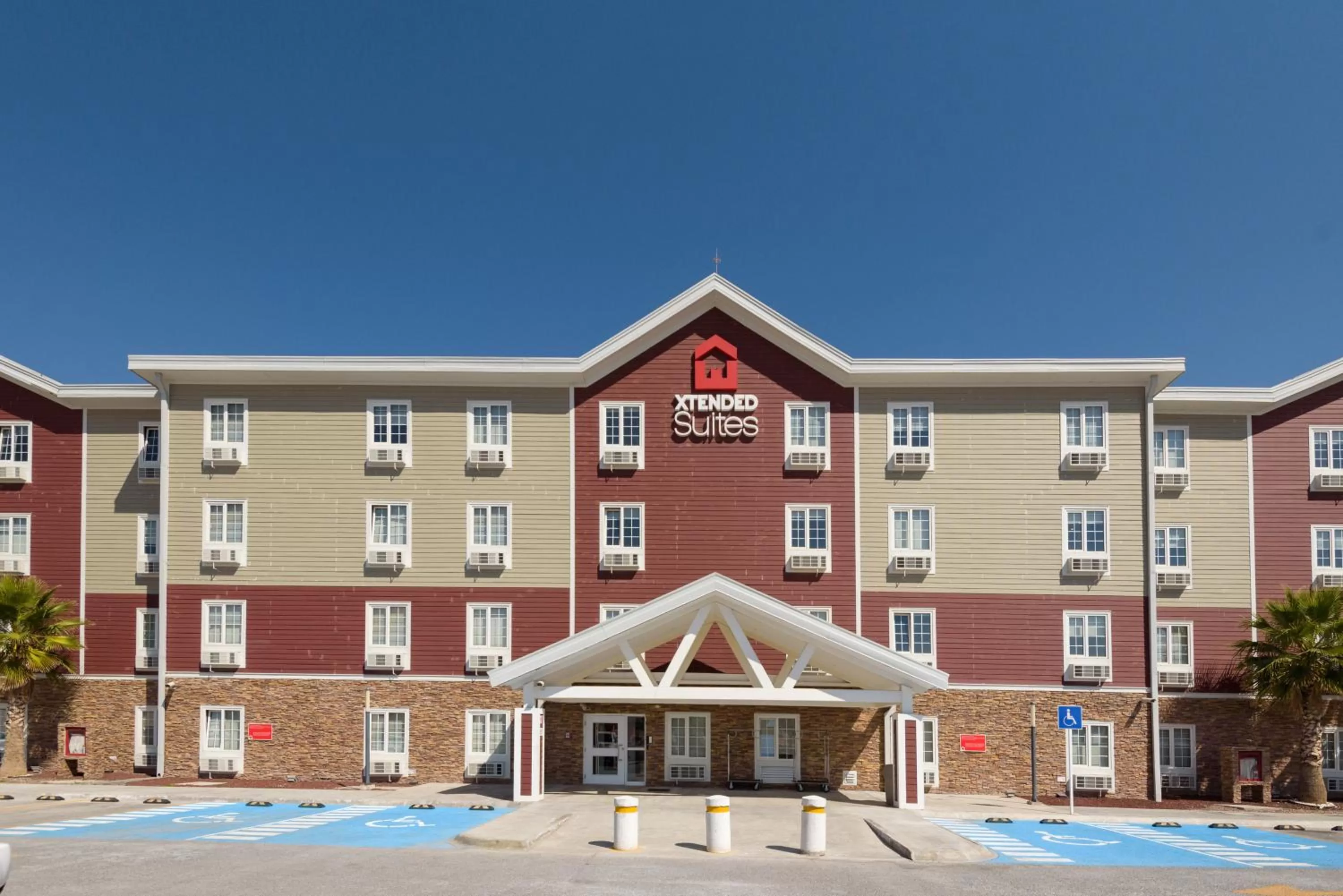 Property building in Extended Suites Chihuahua La Juventud