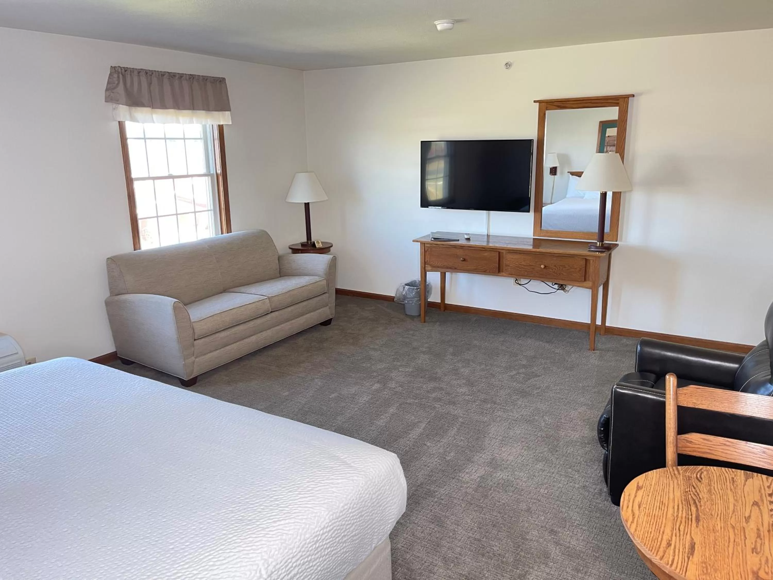 Bed in Farmstead Inn and Conference Center