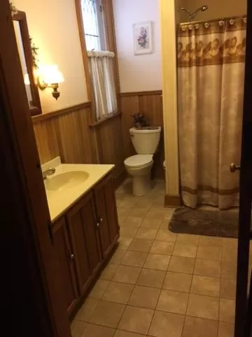 Bathroom in Victorian Charm Inn