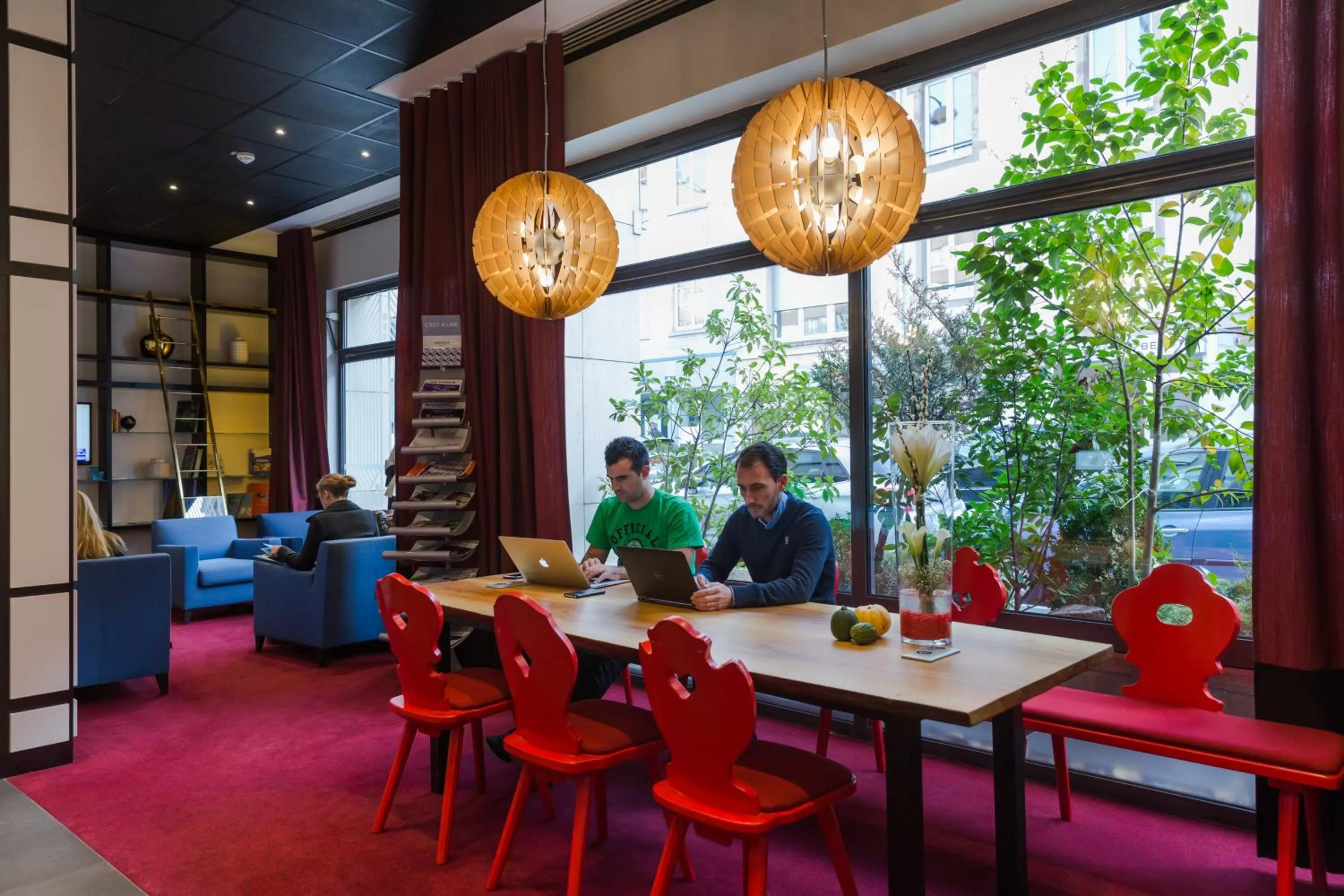 Communal lounge/ TV room in Mercure Strasbourg Centre