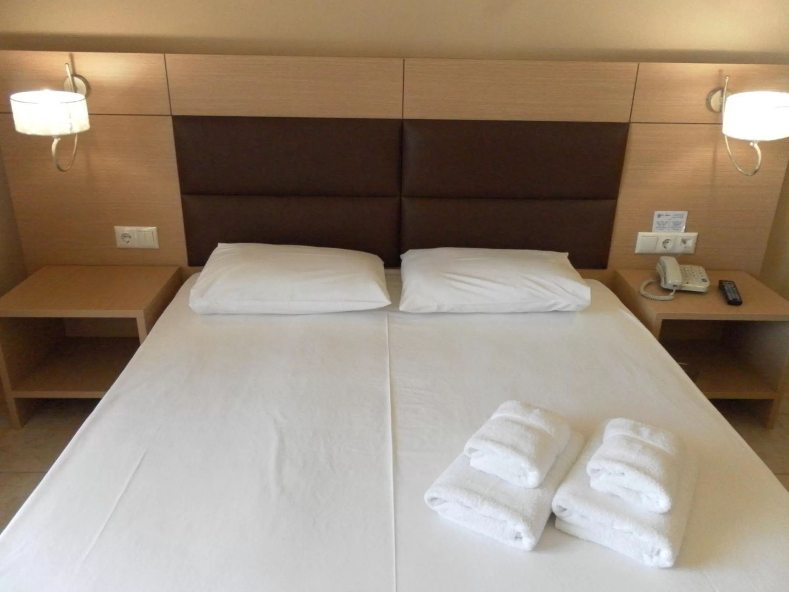 Bedroom, Bed in Esperia