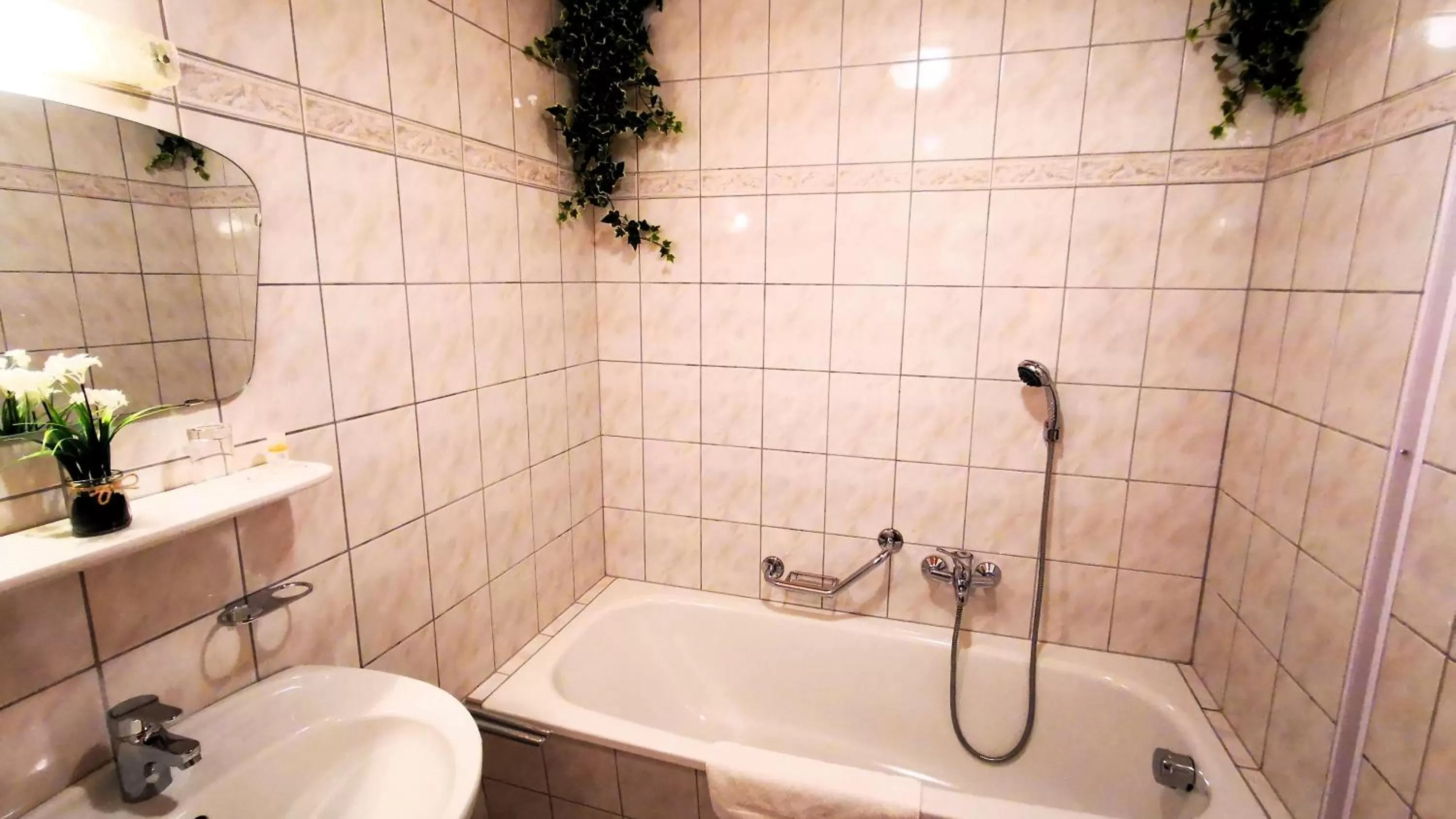 Bathroom in Gasthof Geronimo