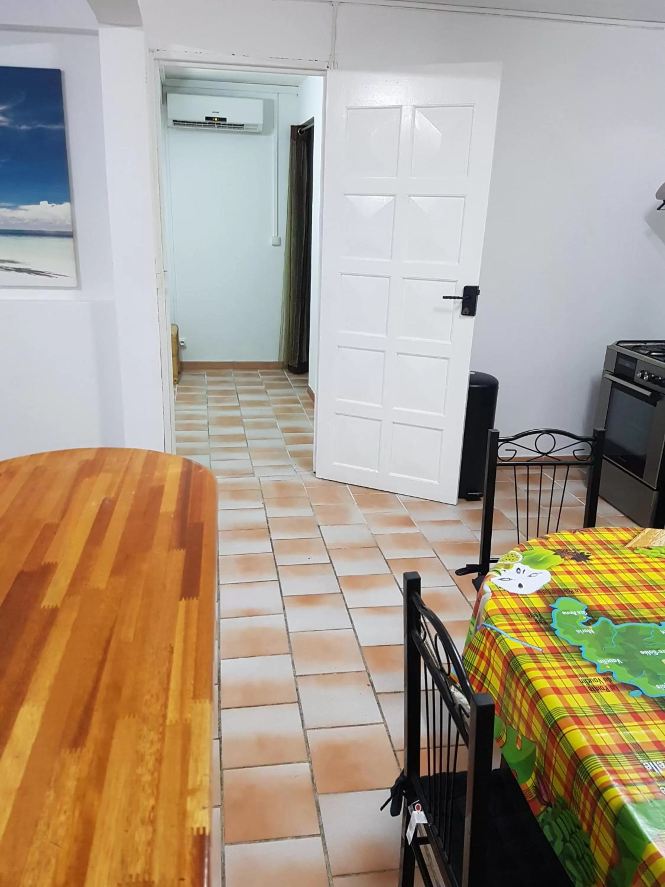 Kitchen or kitchenette in Appartement de la Baie