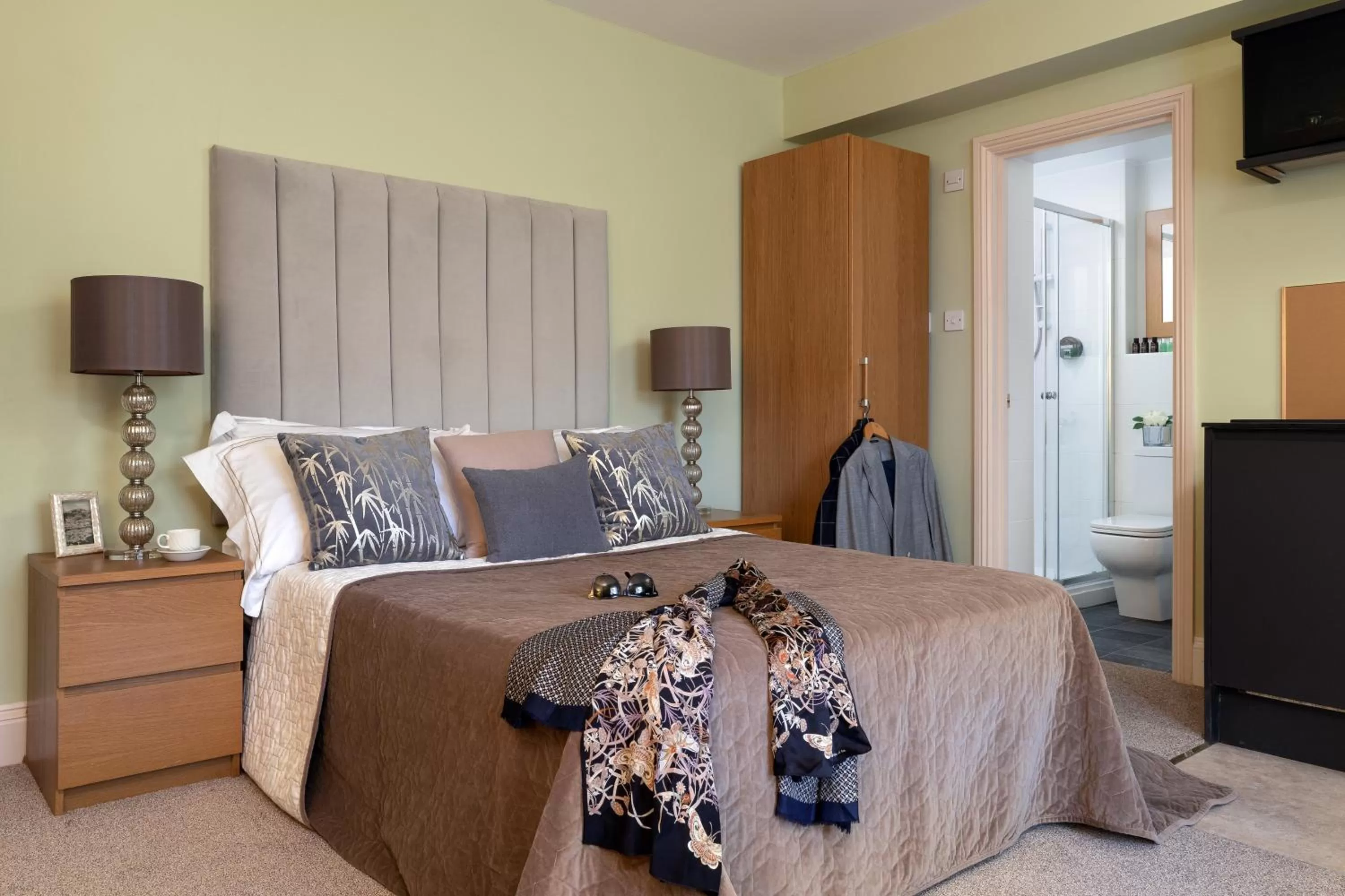 Bedroom, Bed in Palm Grove Apartments