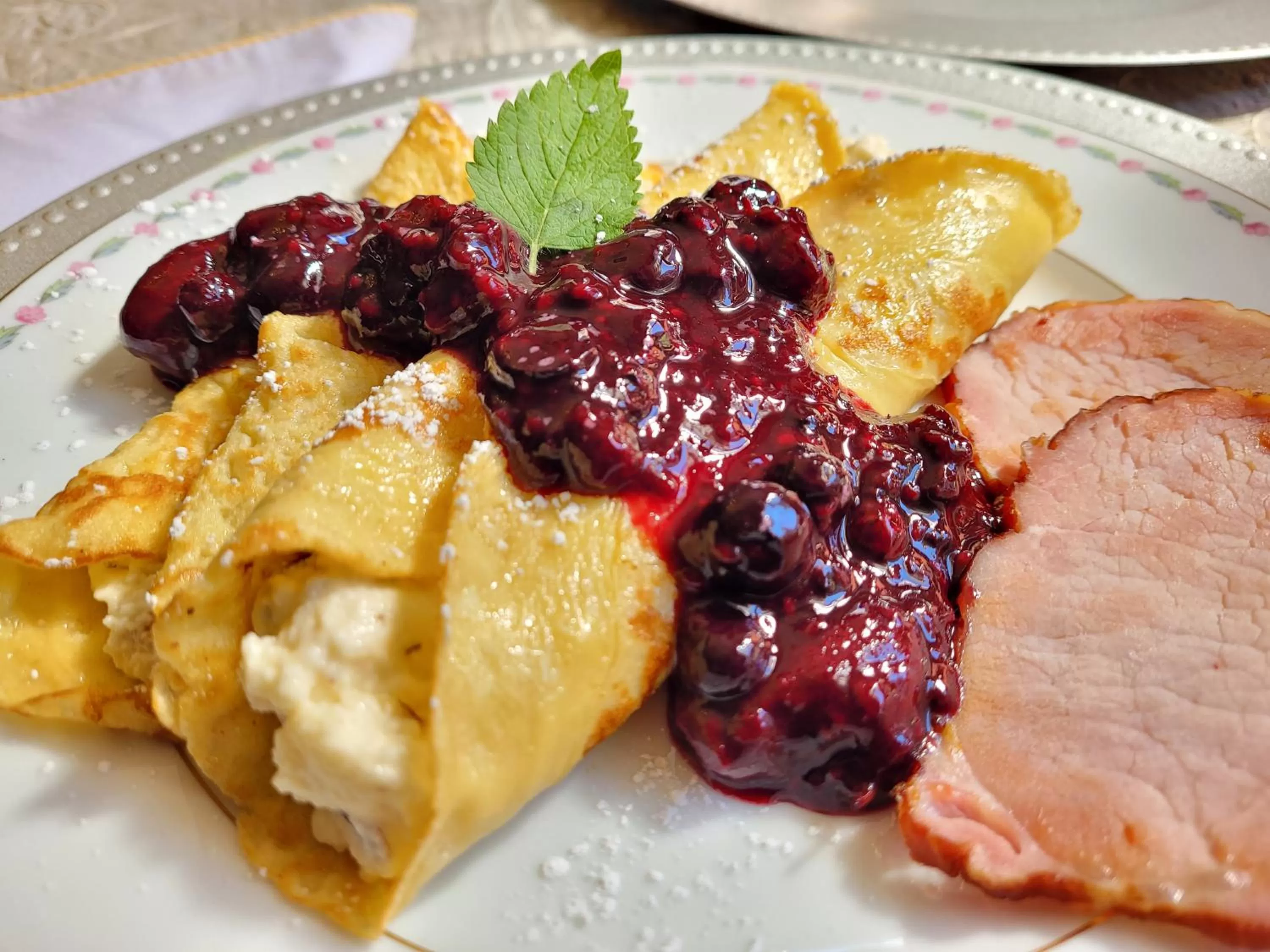 Food and drinks in Buffalo Harmony House