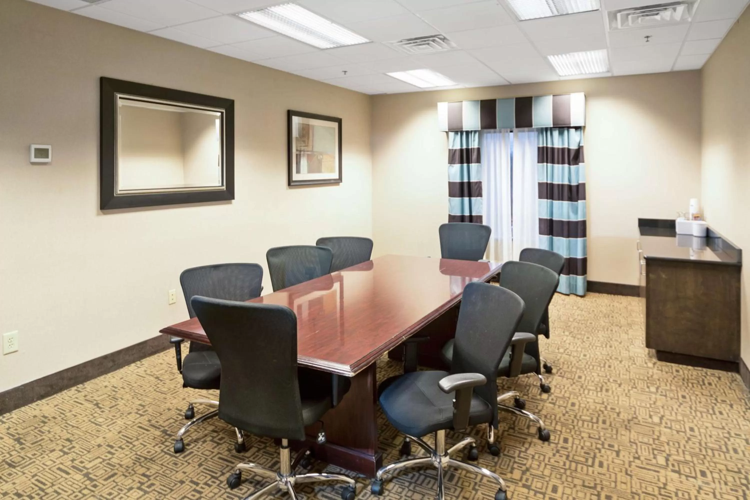 Meeting/conference room in Hampton Inn Wilson Downtown
