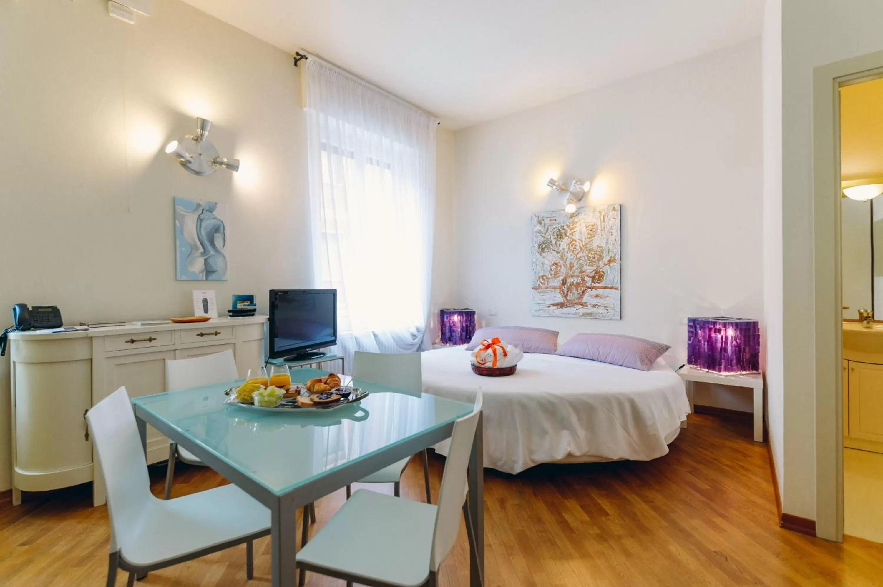 Photo of the whole room, Bed in Exclusive Aparthotel La Reunion