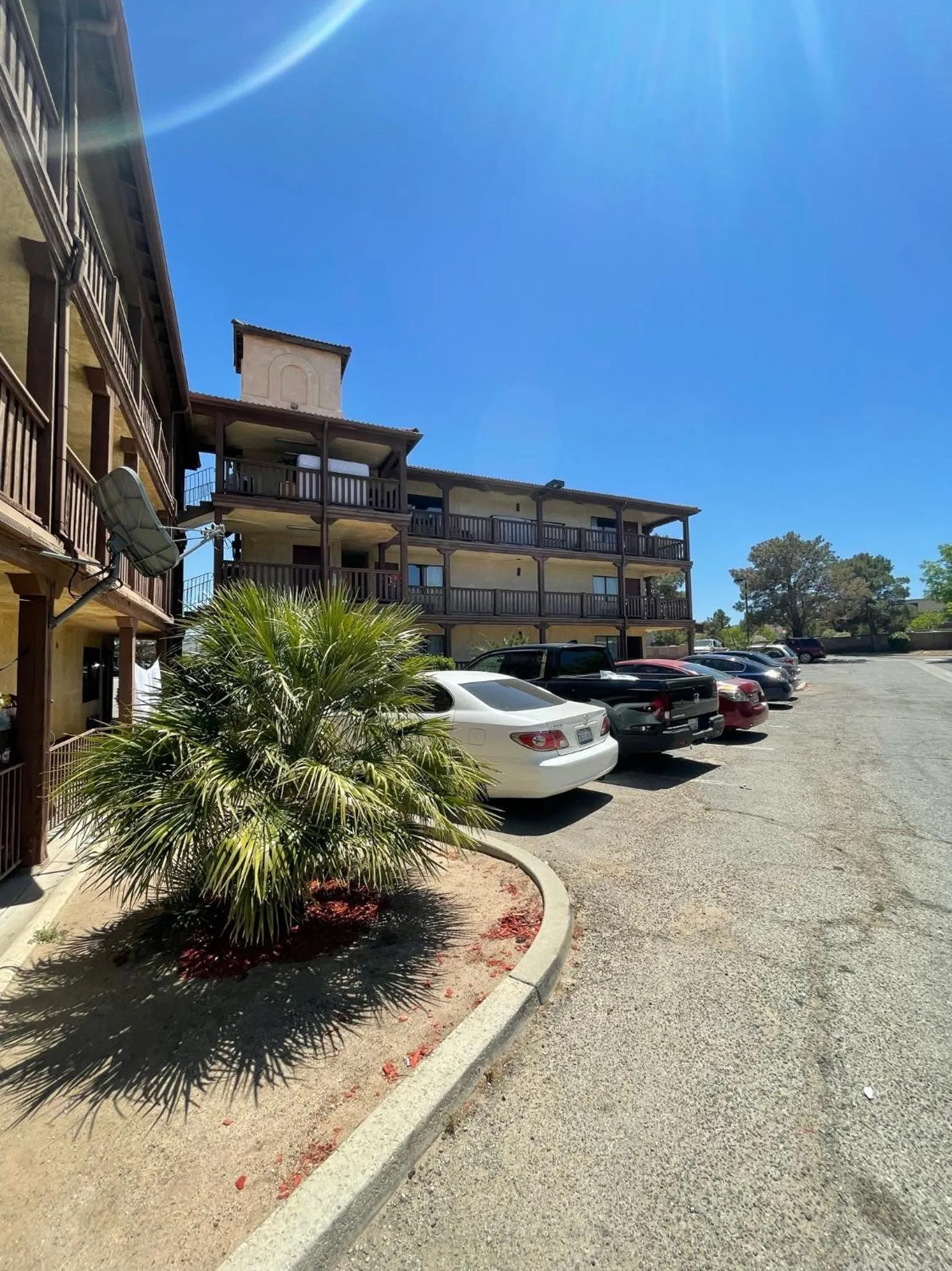 Property building in Palms Inn & Suites