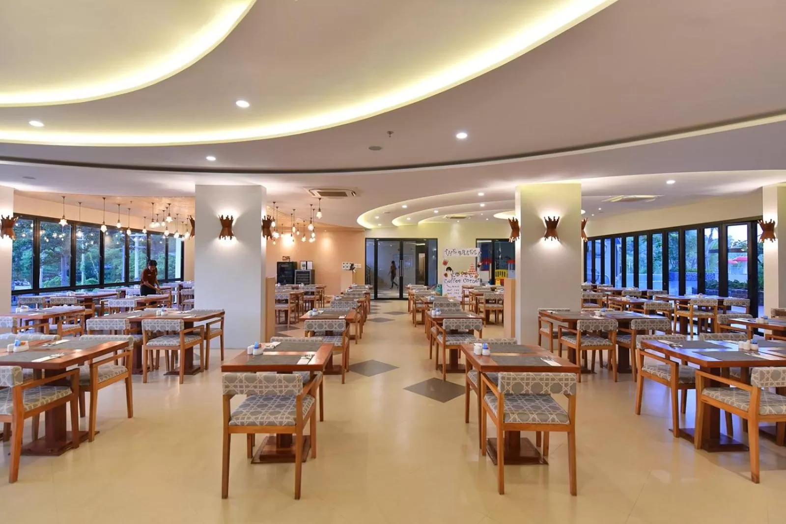 Restaurant/places to eat in Sea Seeker Krabi Resort