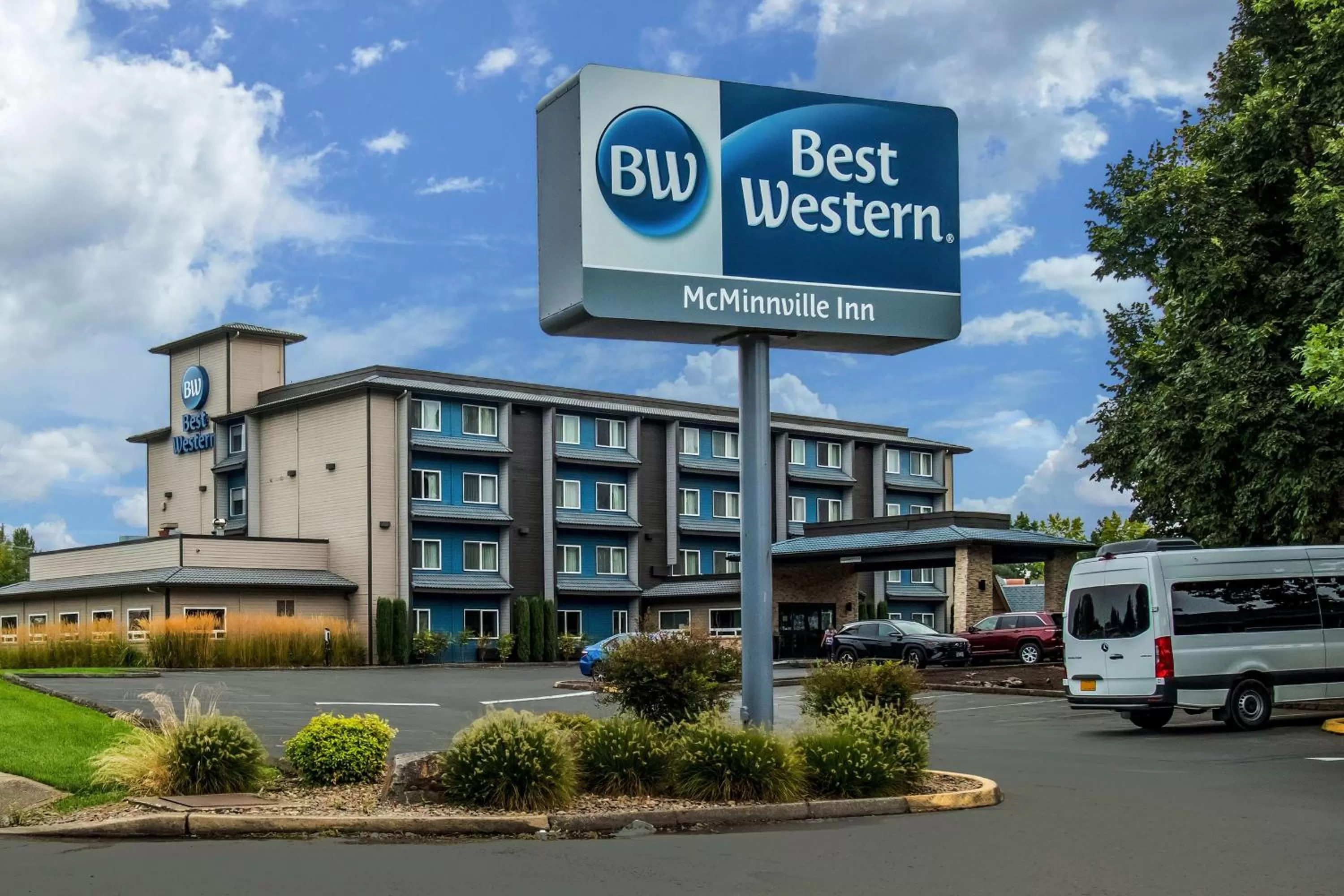 Property building in Best Western McMinnville Inn