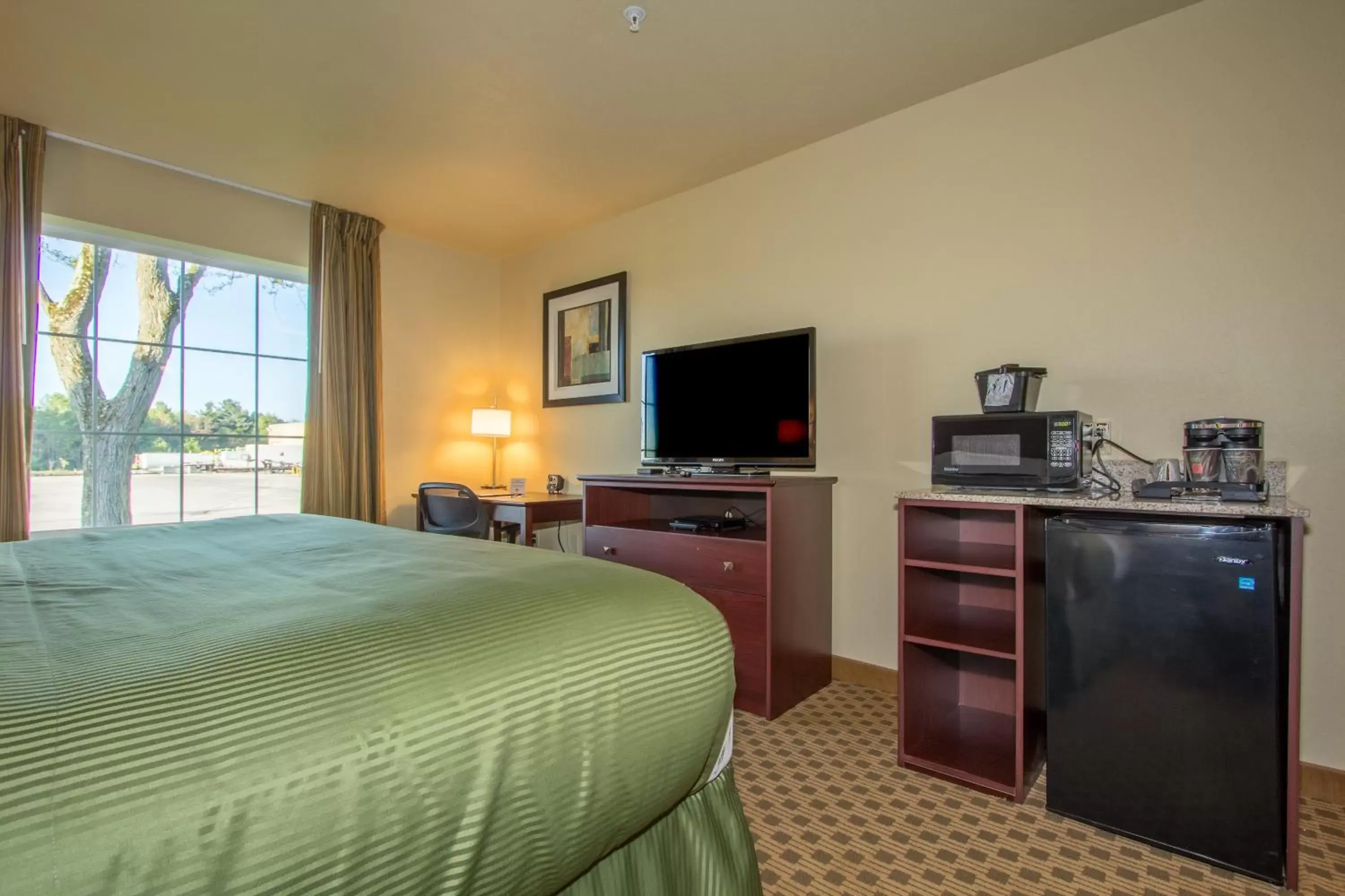 King Room - Disability Access in Cobblestone Inn & Suites - Corry King Room - Disability Access in Cobblestone Inn & Suites - Corry
