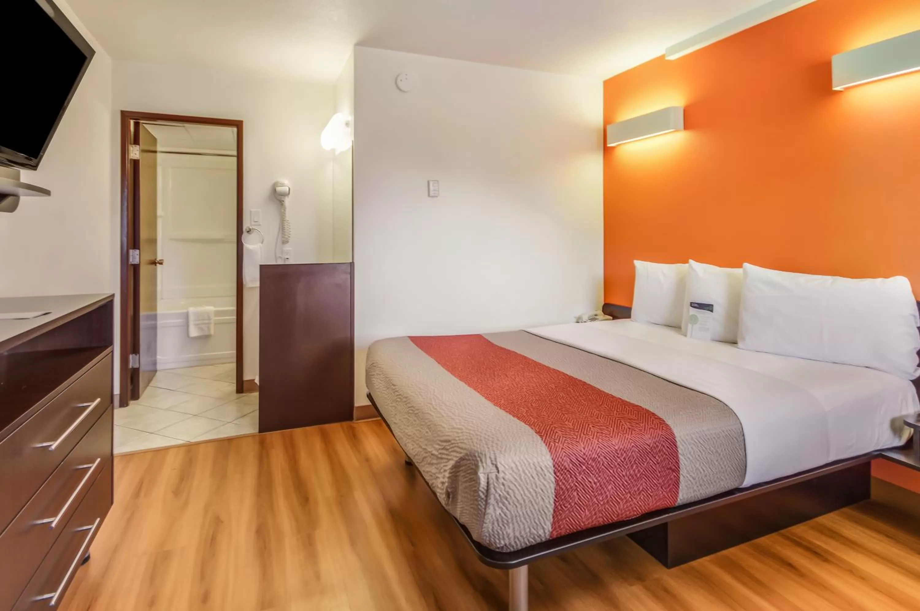 Bedroom, Bed in Motel 6-Lethbridge, AB