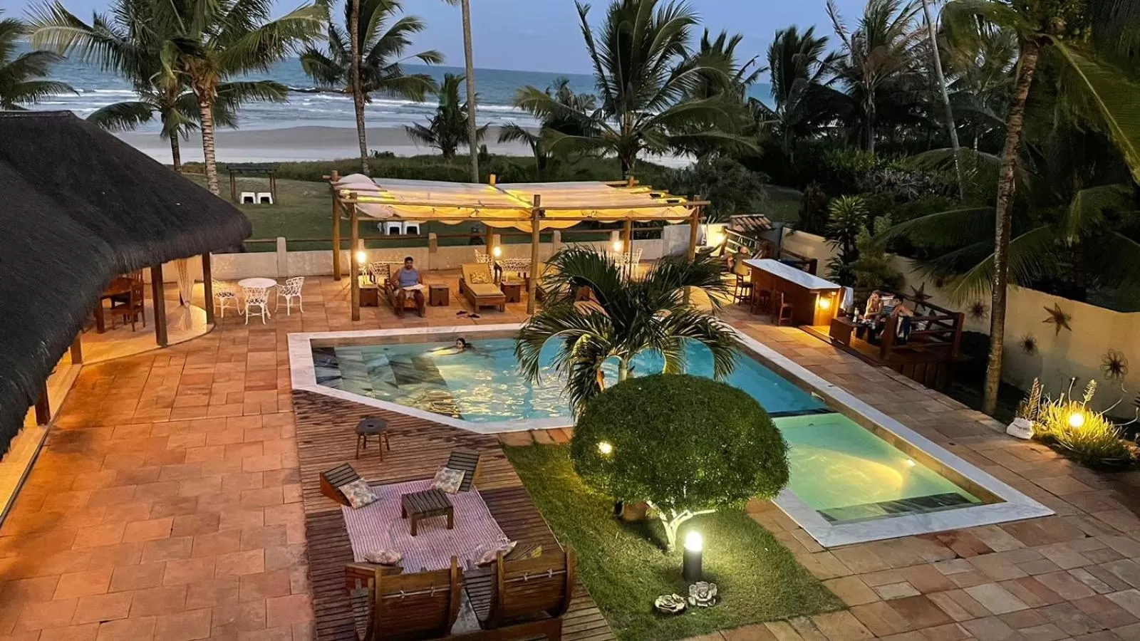 Restaurant/places to eat, Pool View in Pousada dos Hibiscus