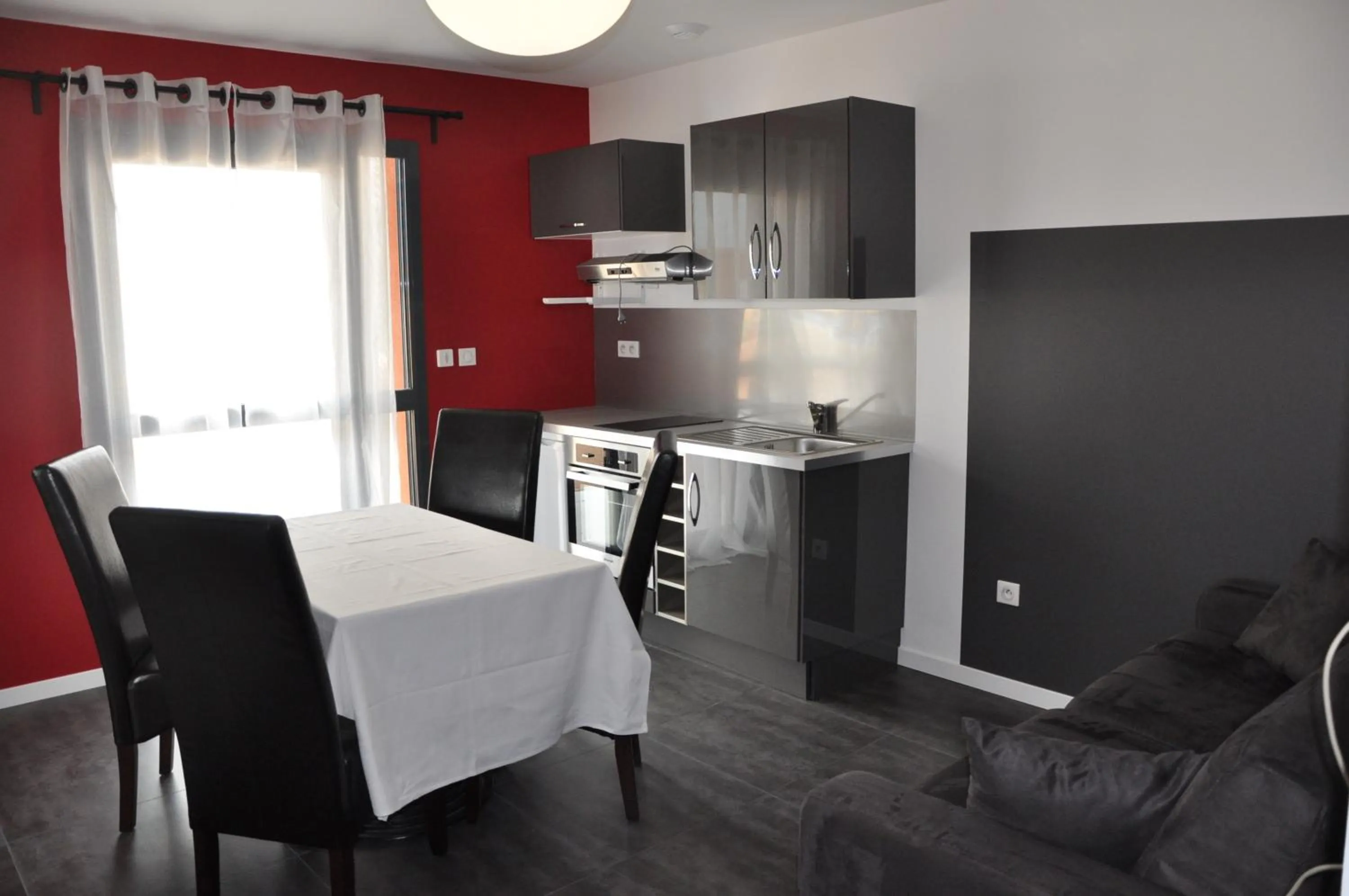 Dining area in The Originals City, Hôtel des Arts, Montauban