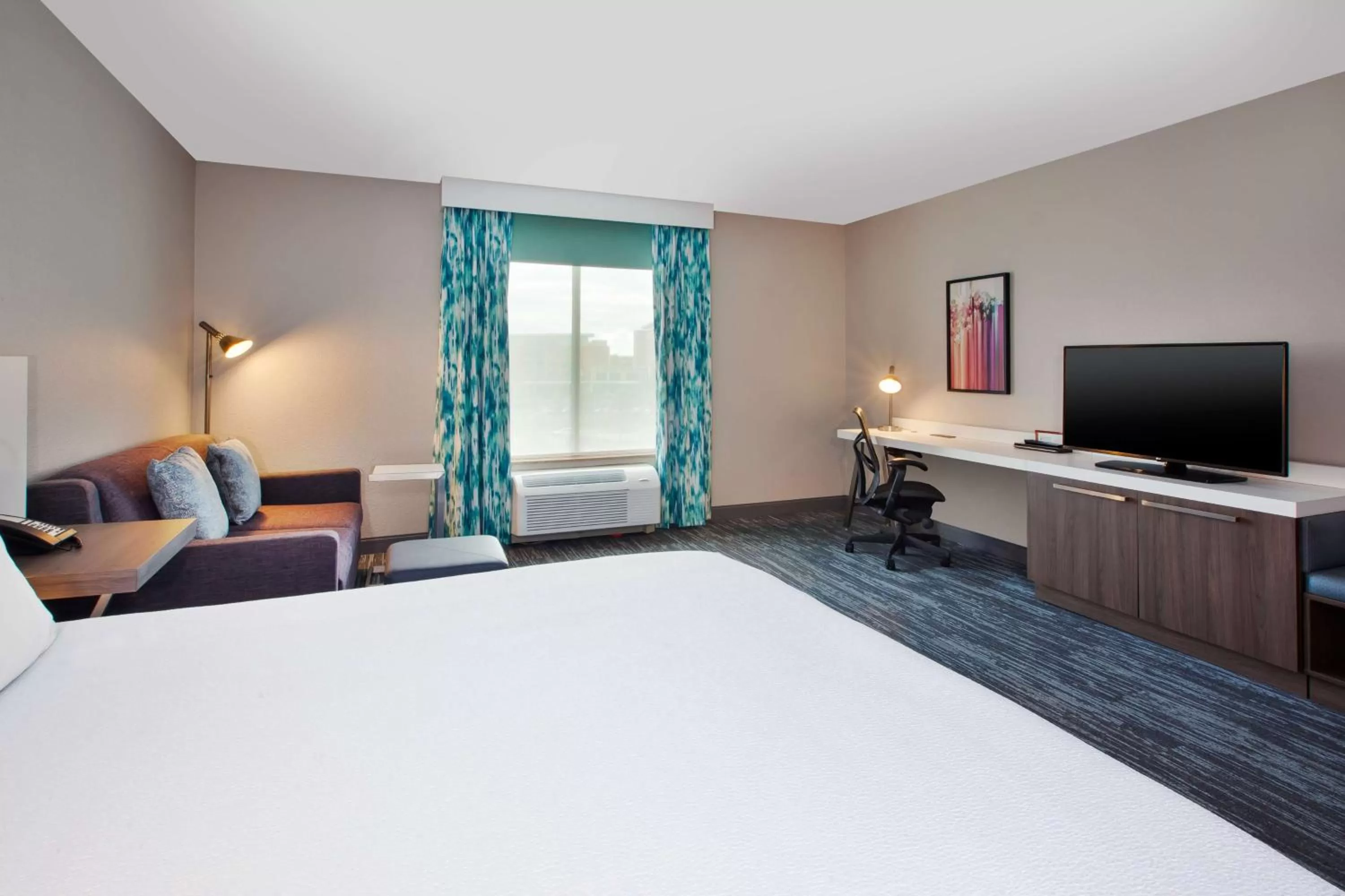 Bedroom, Bed in Hilton Garden Inn Dayton/ Beavercreek