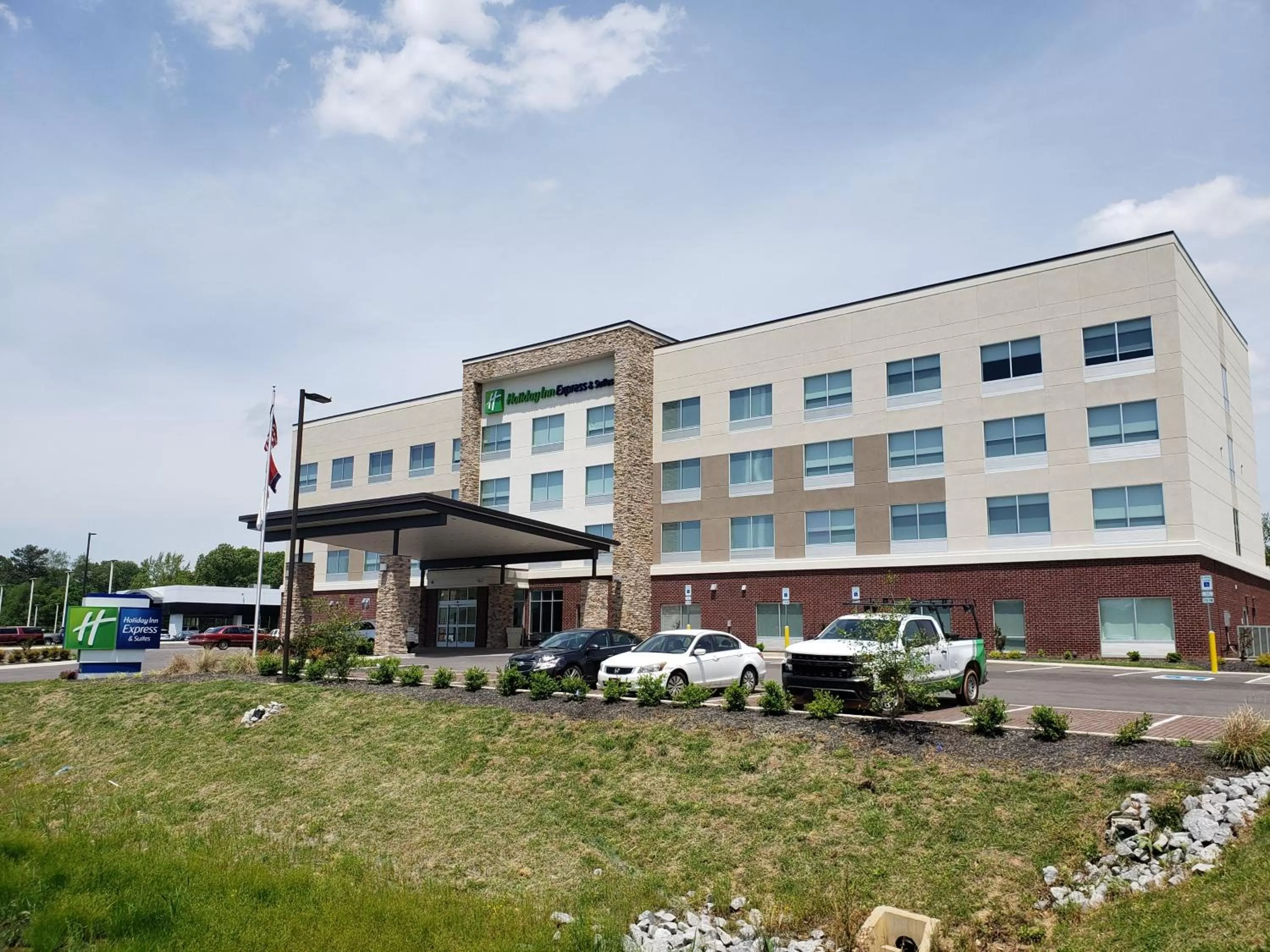 Property building in Holiday Inn Express & Suites Nashville North - Springfield by IHG