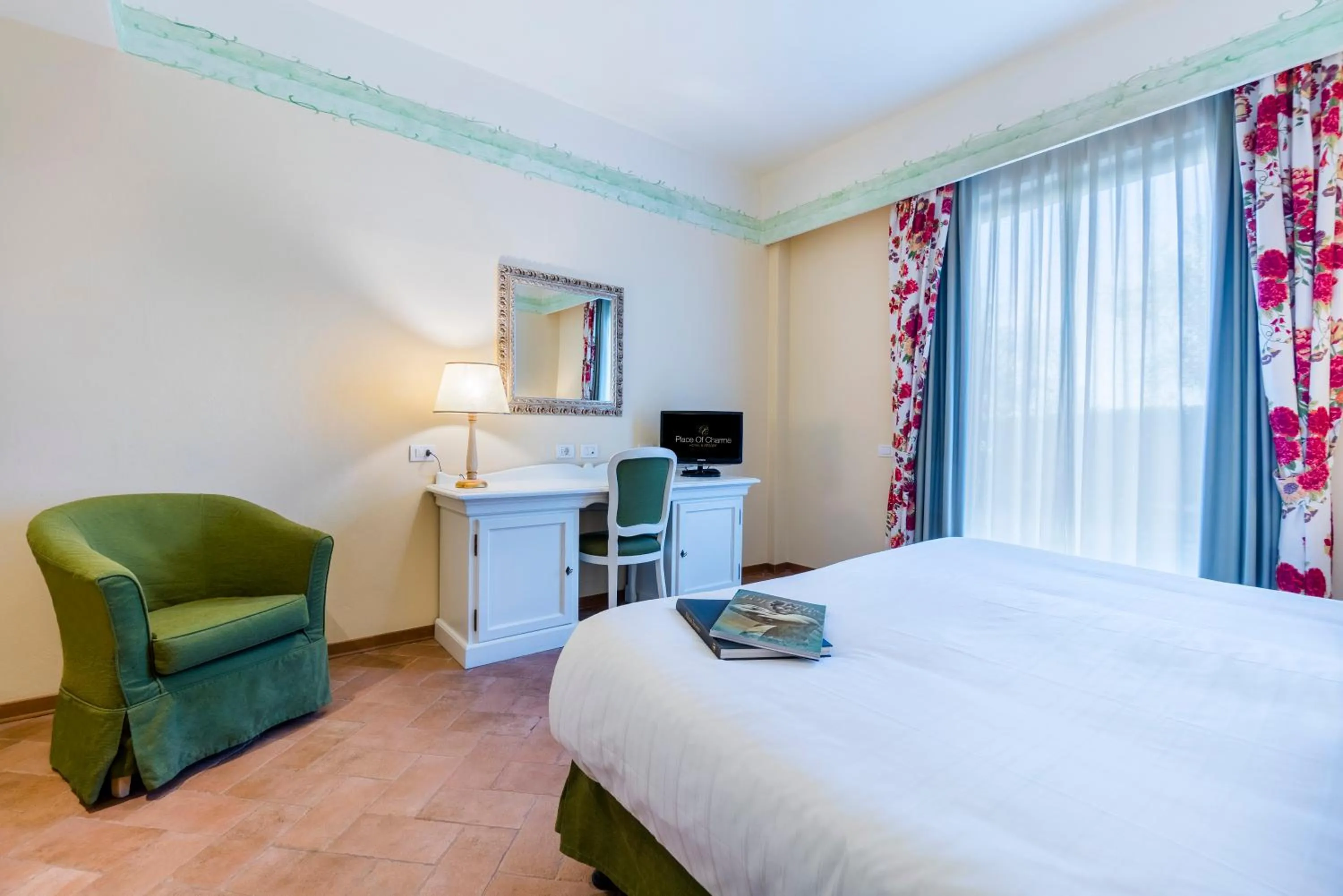 Bed in Hotel Borgo Di Cortefreda - Place of Charme