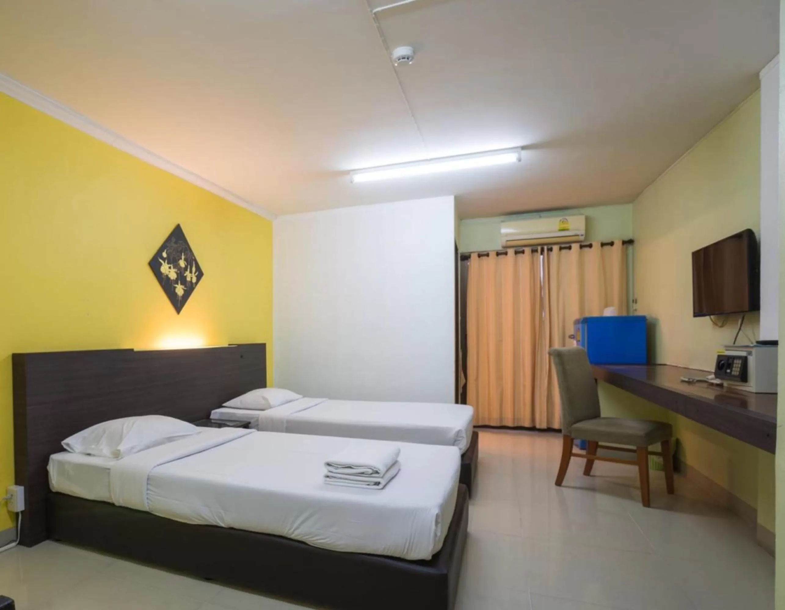 Bedroom, Bed in Smith Residence