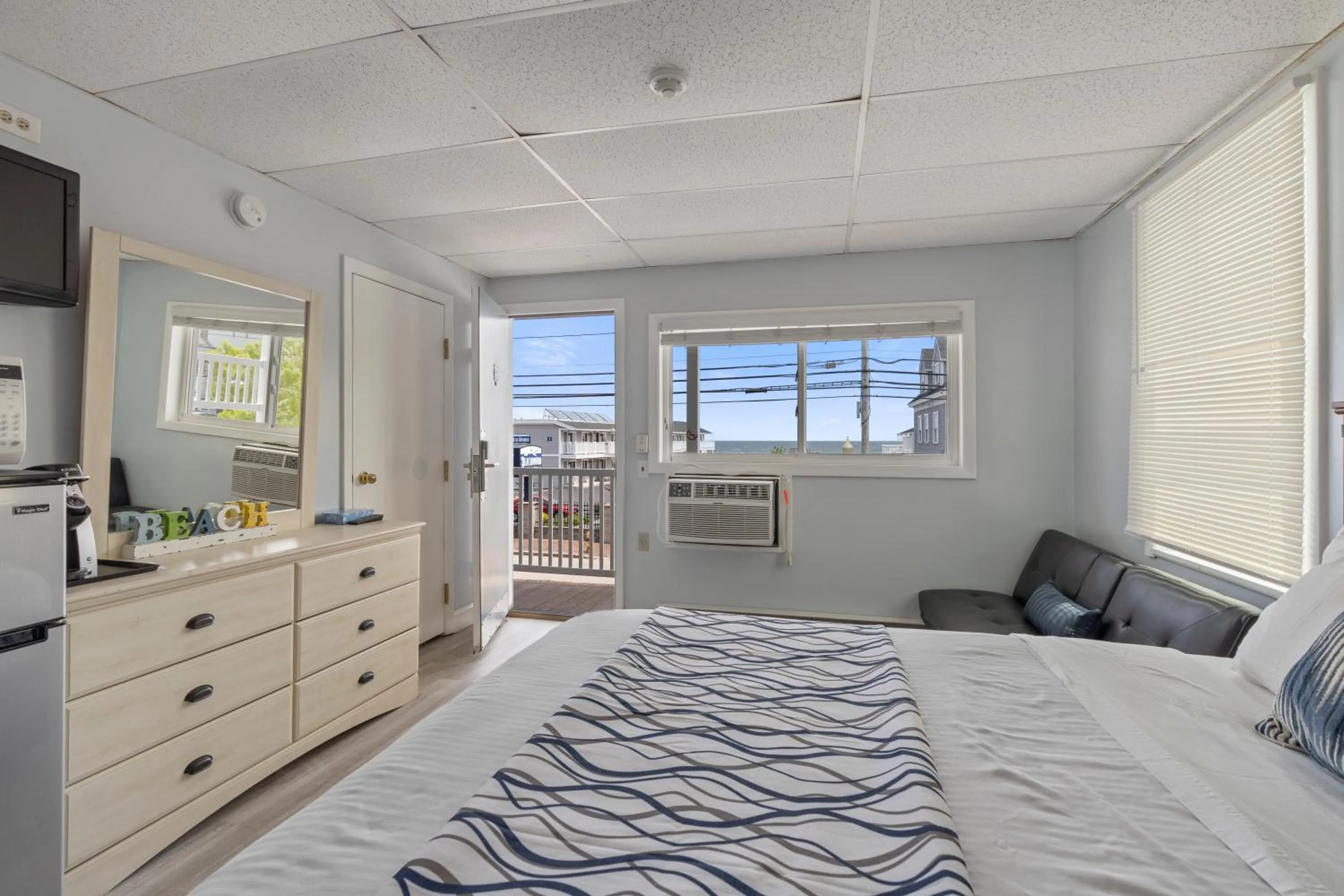 Bed in Mt Royal Motel