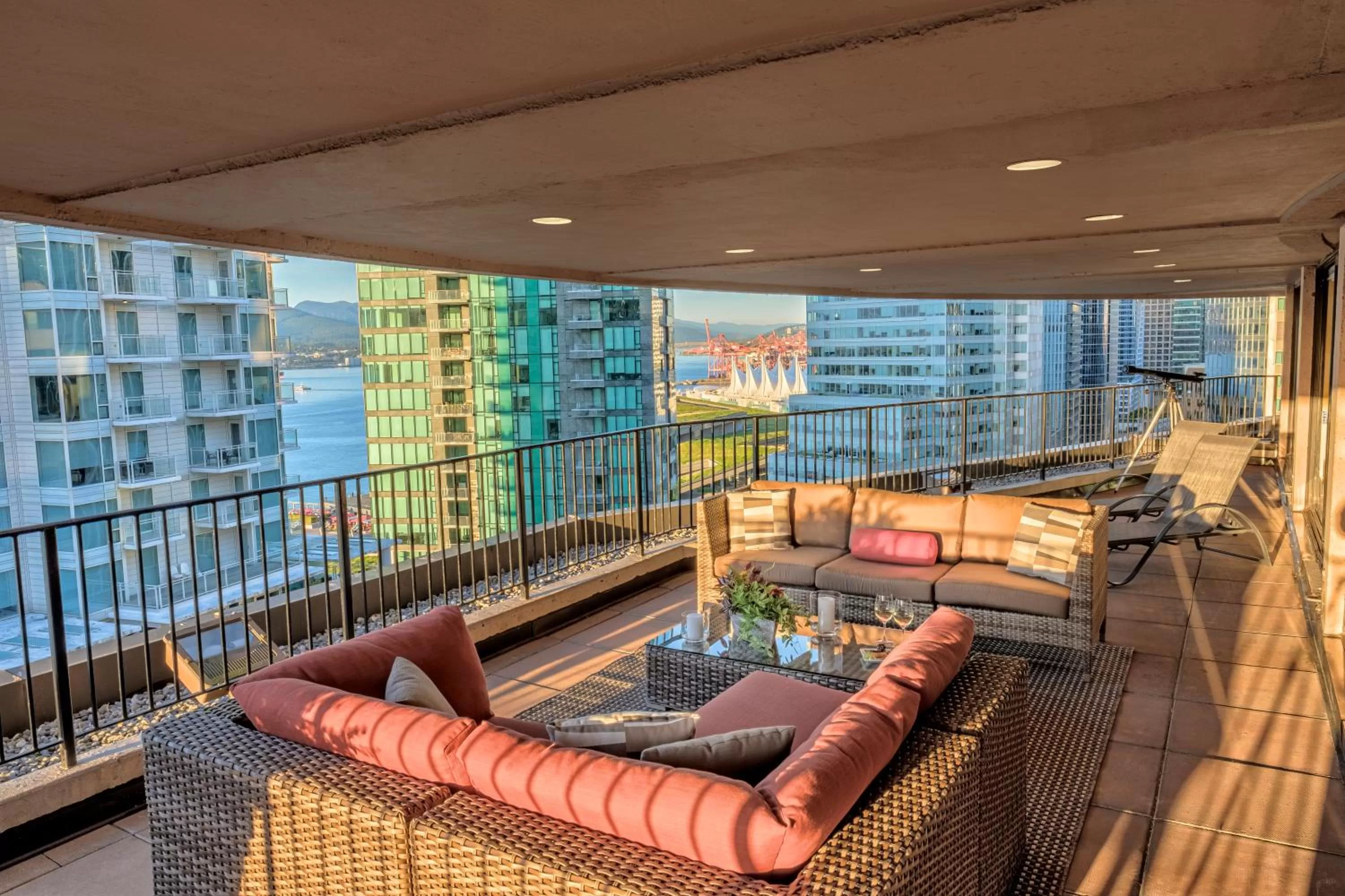 Balcony/Terrace in Pinnacle Hotel Harbourfront