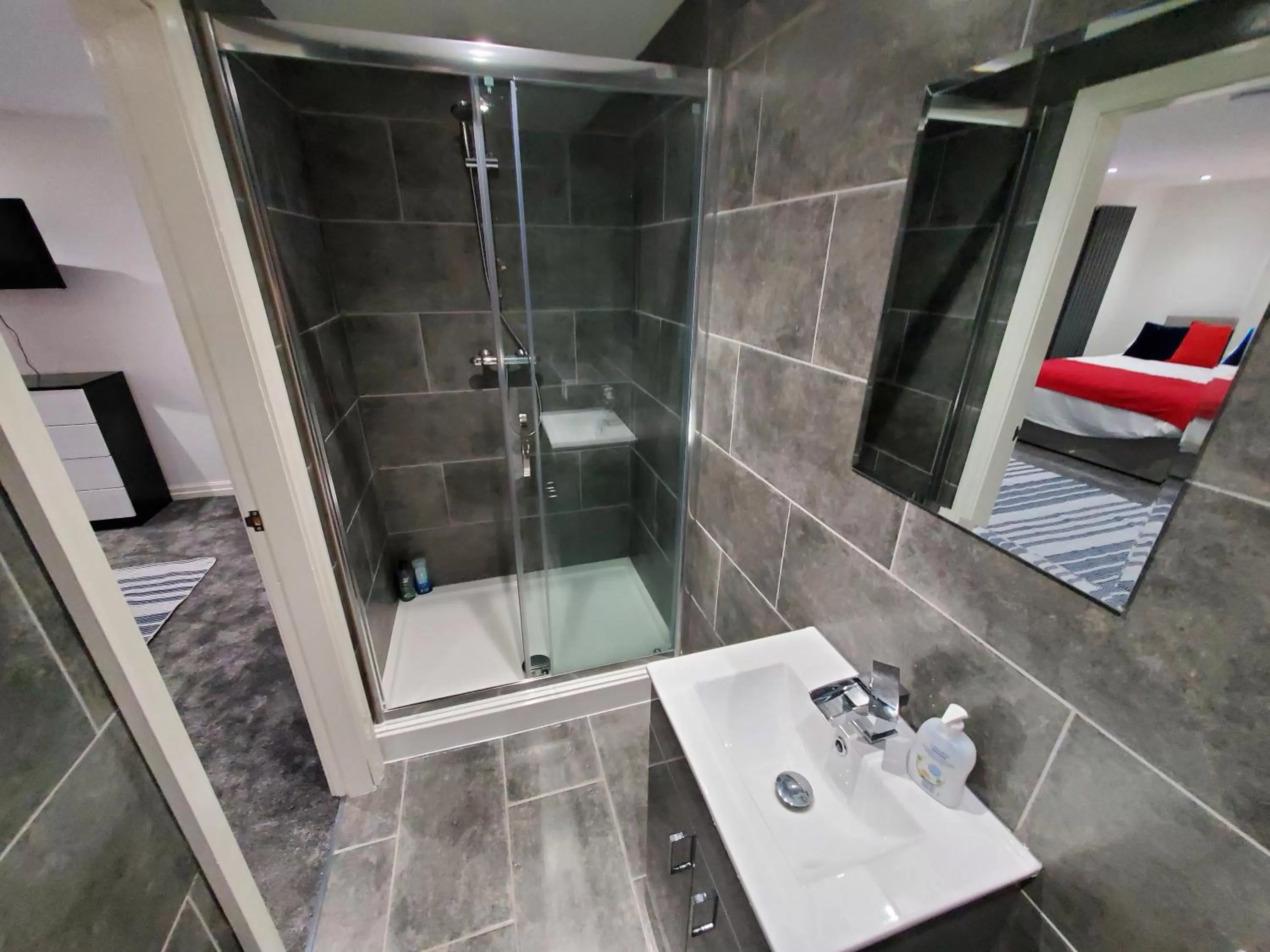 Bathroom in The Ashcroft Studios & Apartments with Free Parking
