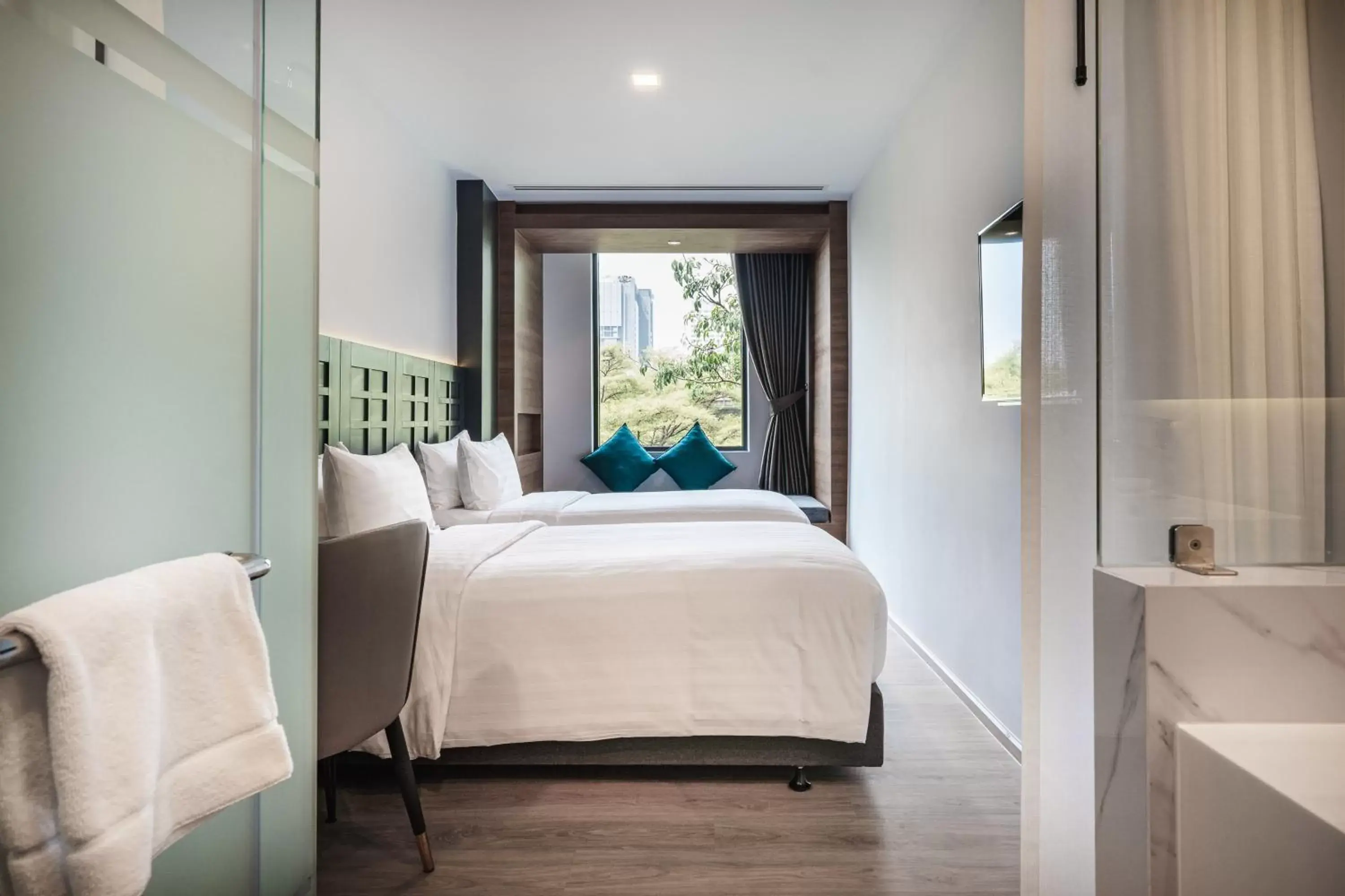 Superior Twin Room in VIX Bangkok at Victory Monument Superior Twin Room in VIX Bangkok at Victory Monument