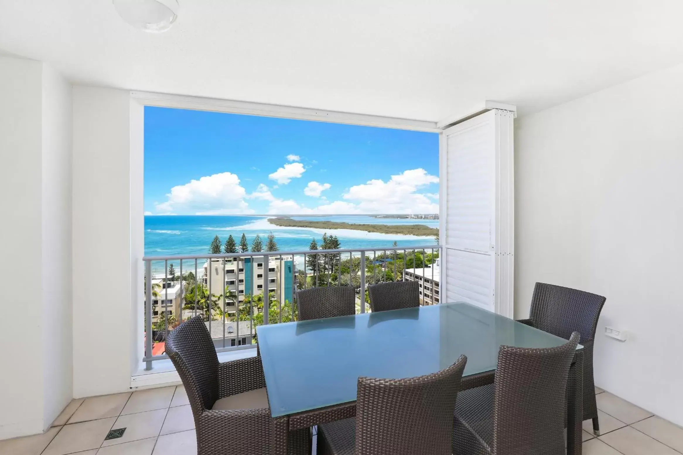 Two-Bedroom Apartment with Ocean View in Aspect Caloundra Two-Bedroom Apartment with Ocean View in Aspect Caloundra