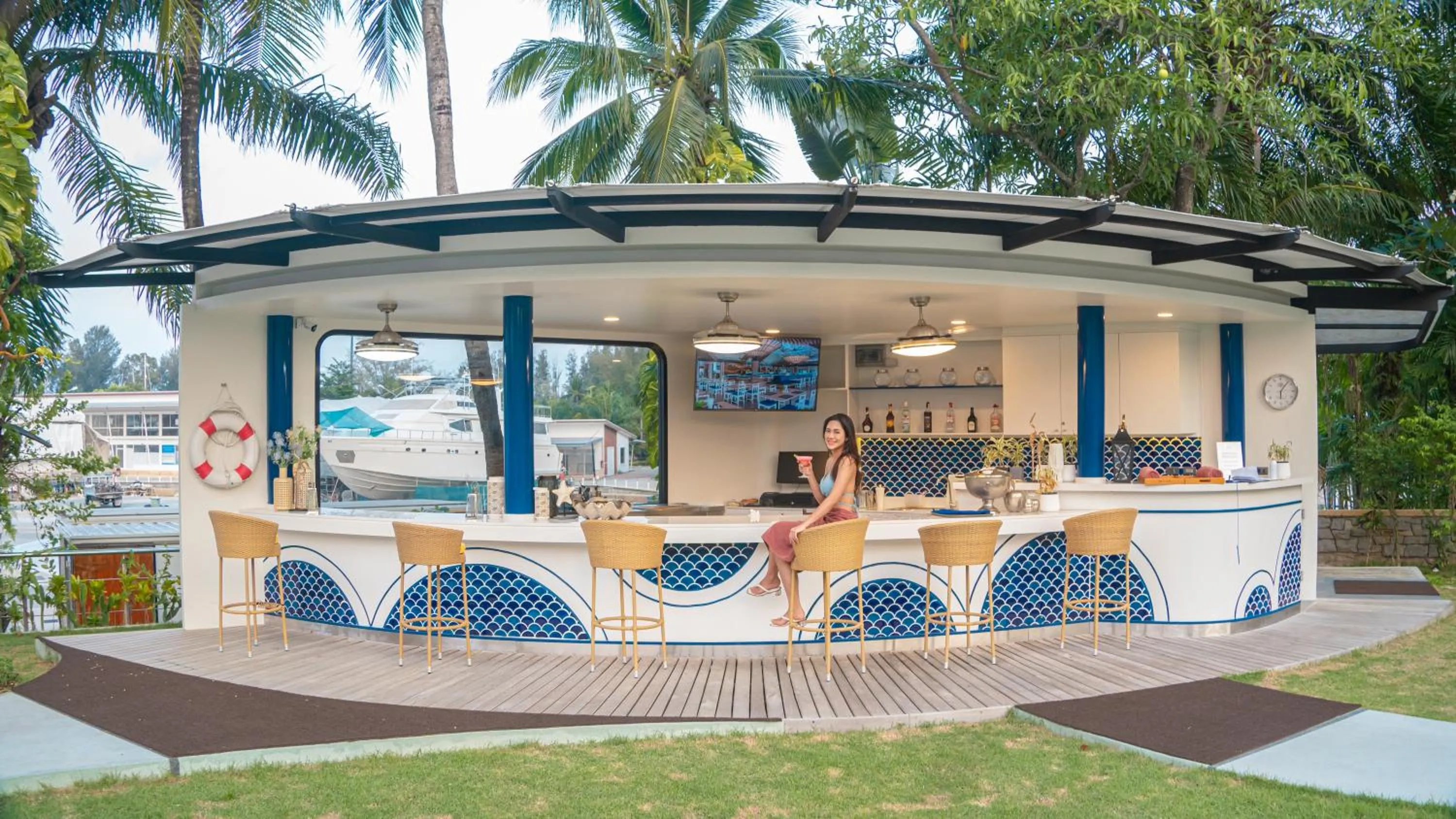 Lounge or bar in NH Boat Lagoon Phuket Resort