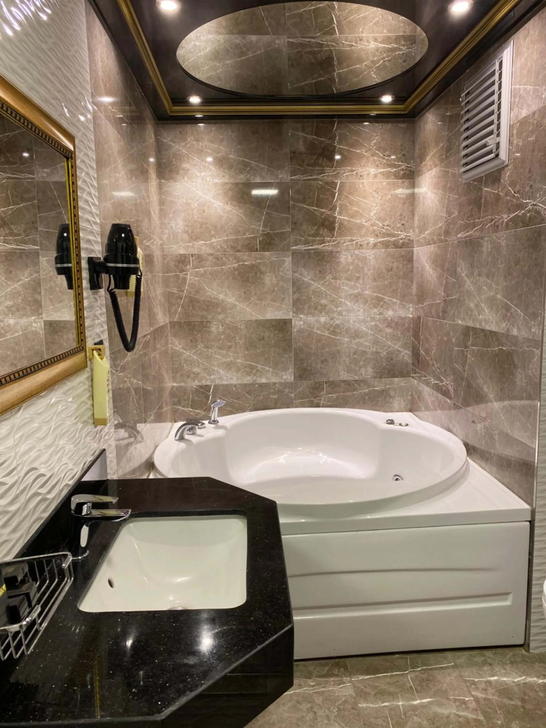 Bathroom in Emirtimes Hotel&Spa - Tuzla