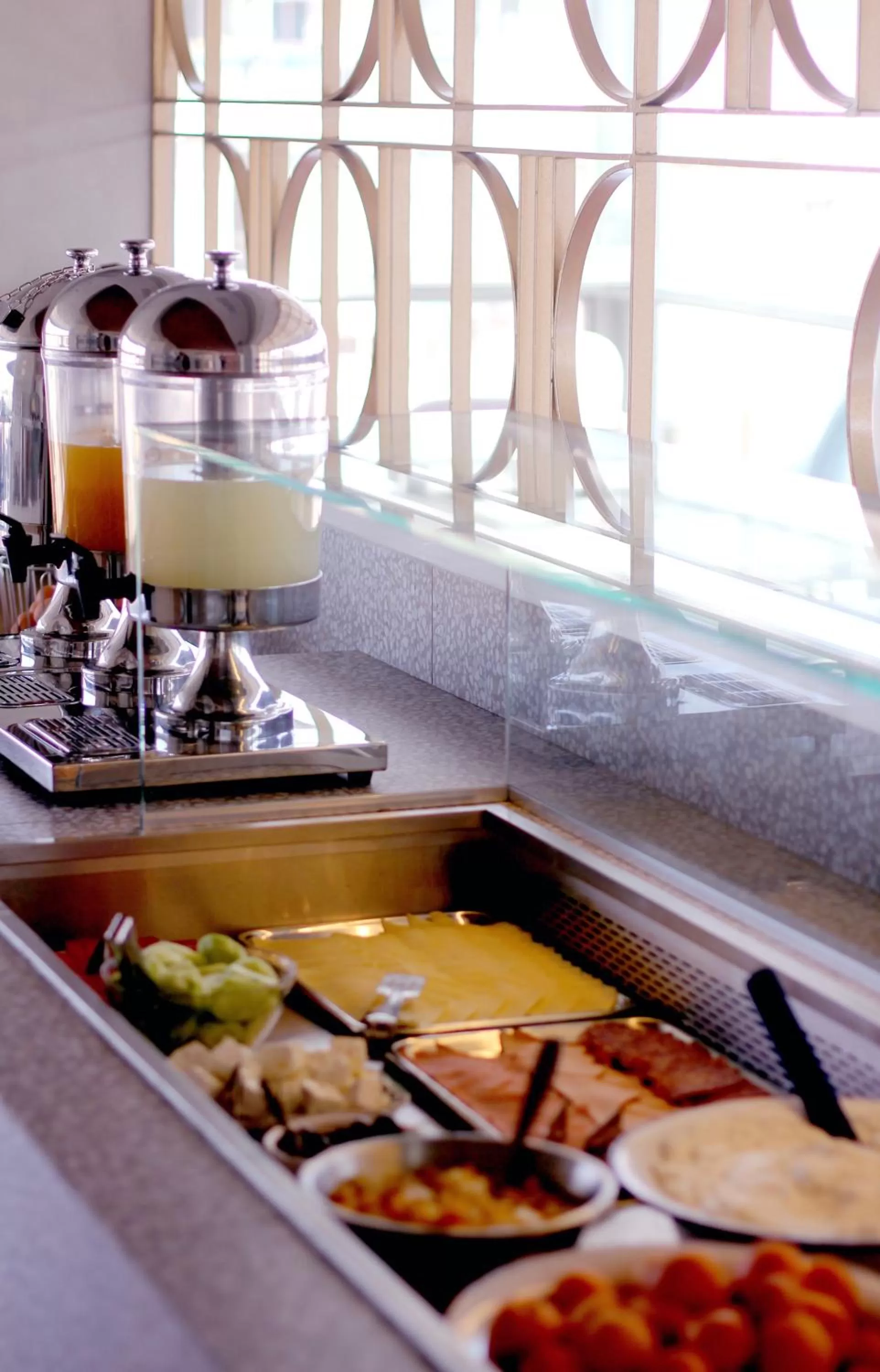 Restaurant/places to eat in Evripides Hotel