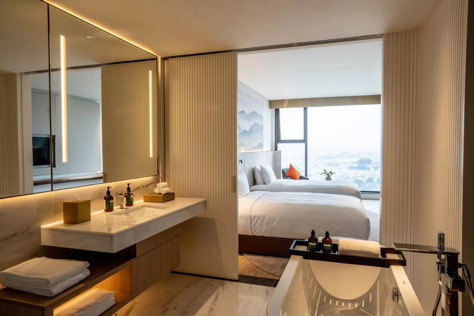 Bed in Crowne Plaza Vinh Yen City Centre by IHG