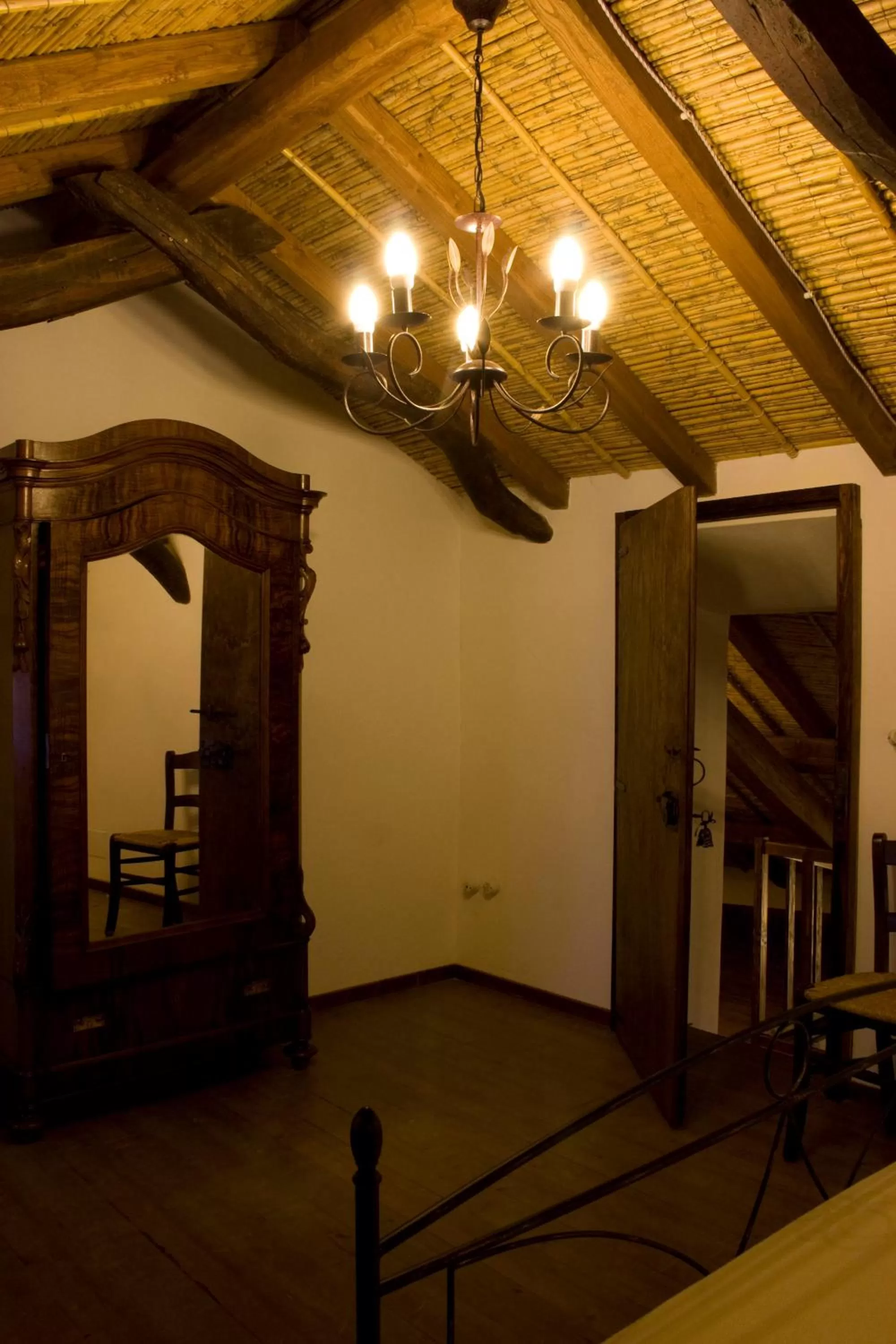 Photo of the whole room in B&B Charme Sa Pardina