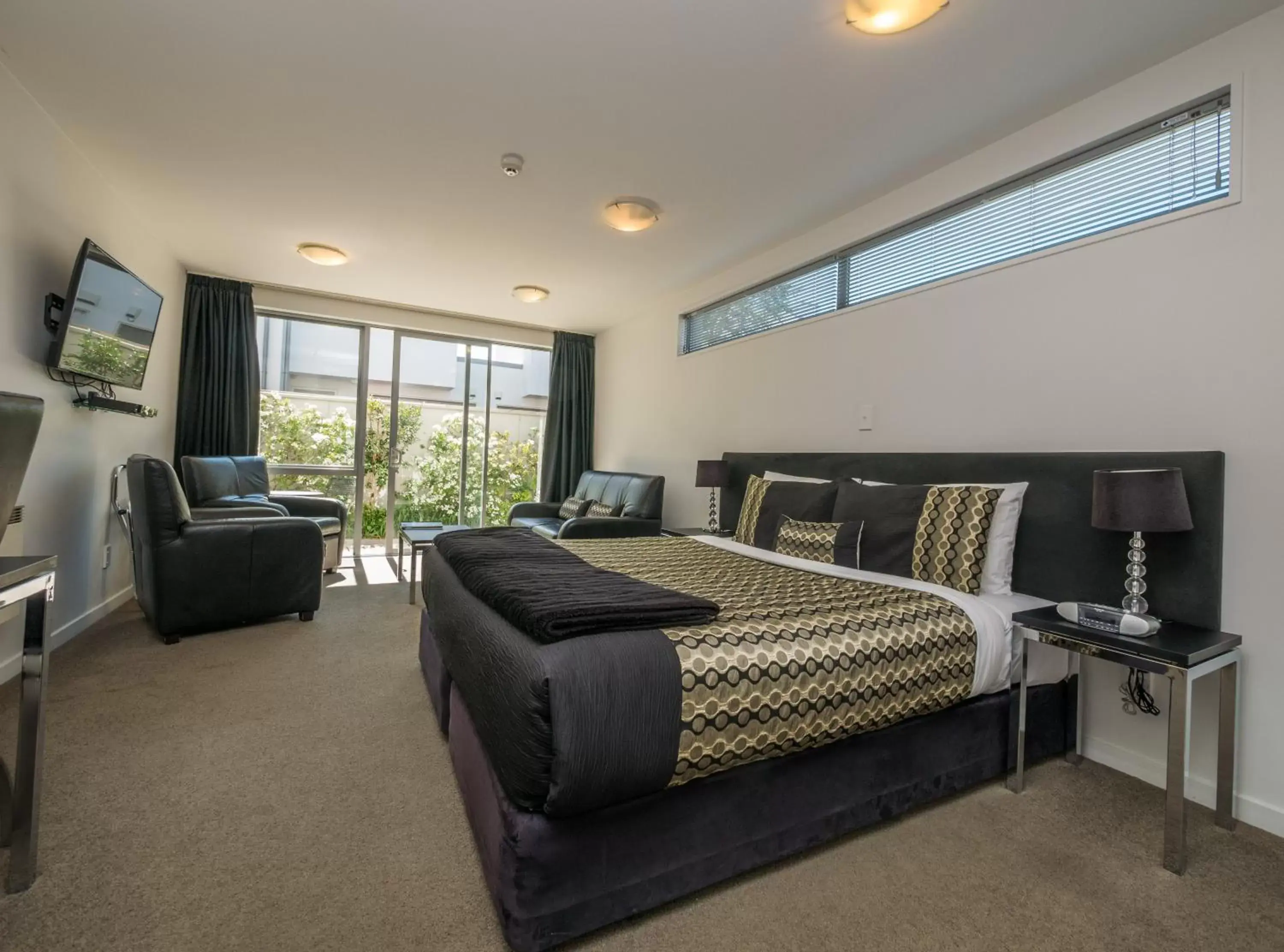 Superior One-Bedroom Suite with Spa Bath in Bellano Motel Suites Superior One-Bedroom Suite with Spa Bath in Bellano Motel Suites