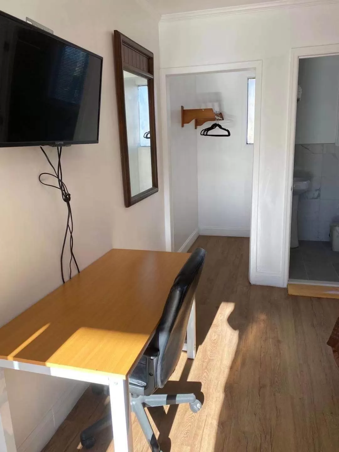 TV and multimedia in Village Motel