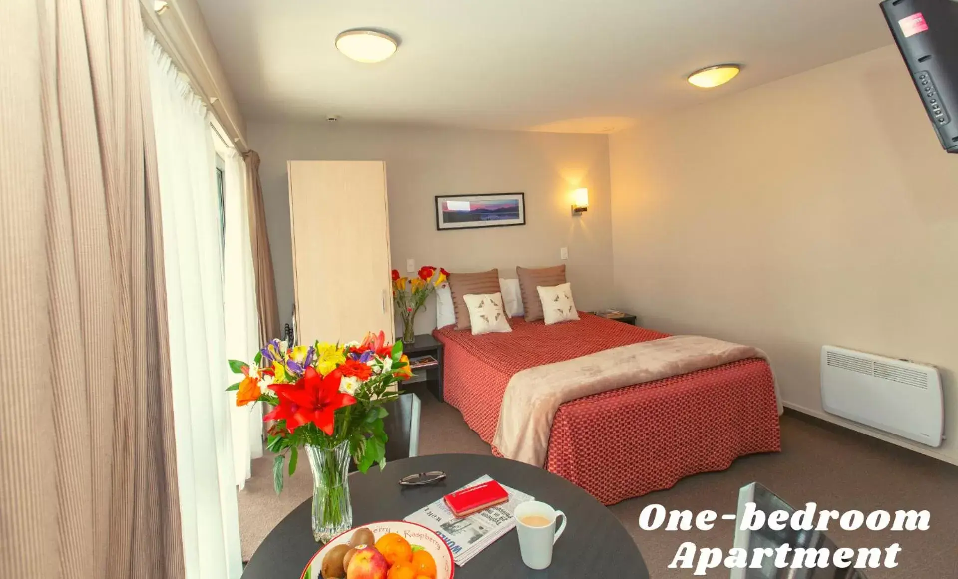 One-Bedroom Suite in Cranford Oak Motel One-Bedroom Suite in Cranford Oak Motel