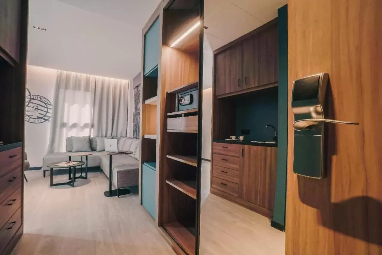 Junior Suite with Pool View in Dixil Garden Tanger Malabata Junior Suite with Pool View in Dixil Garden Tanger Malabata