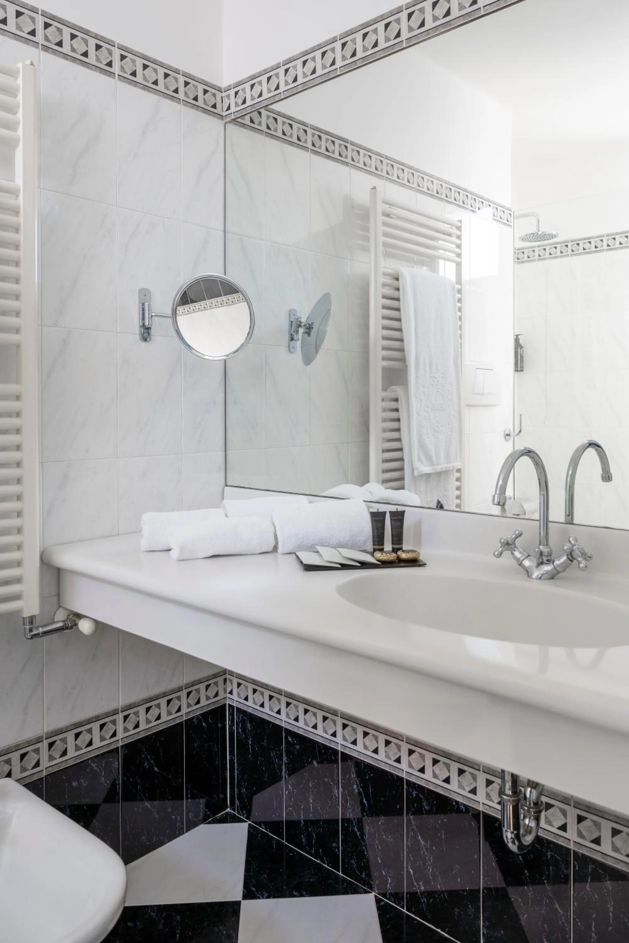 Toilet in Hotel De Londres