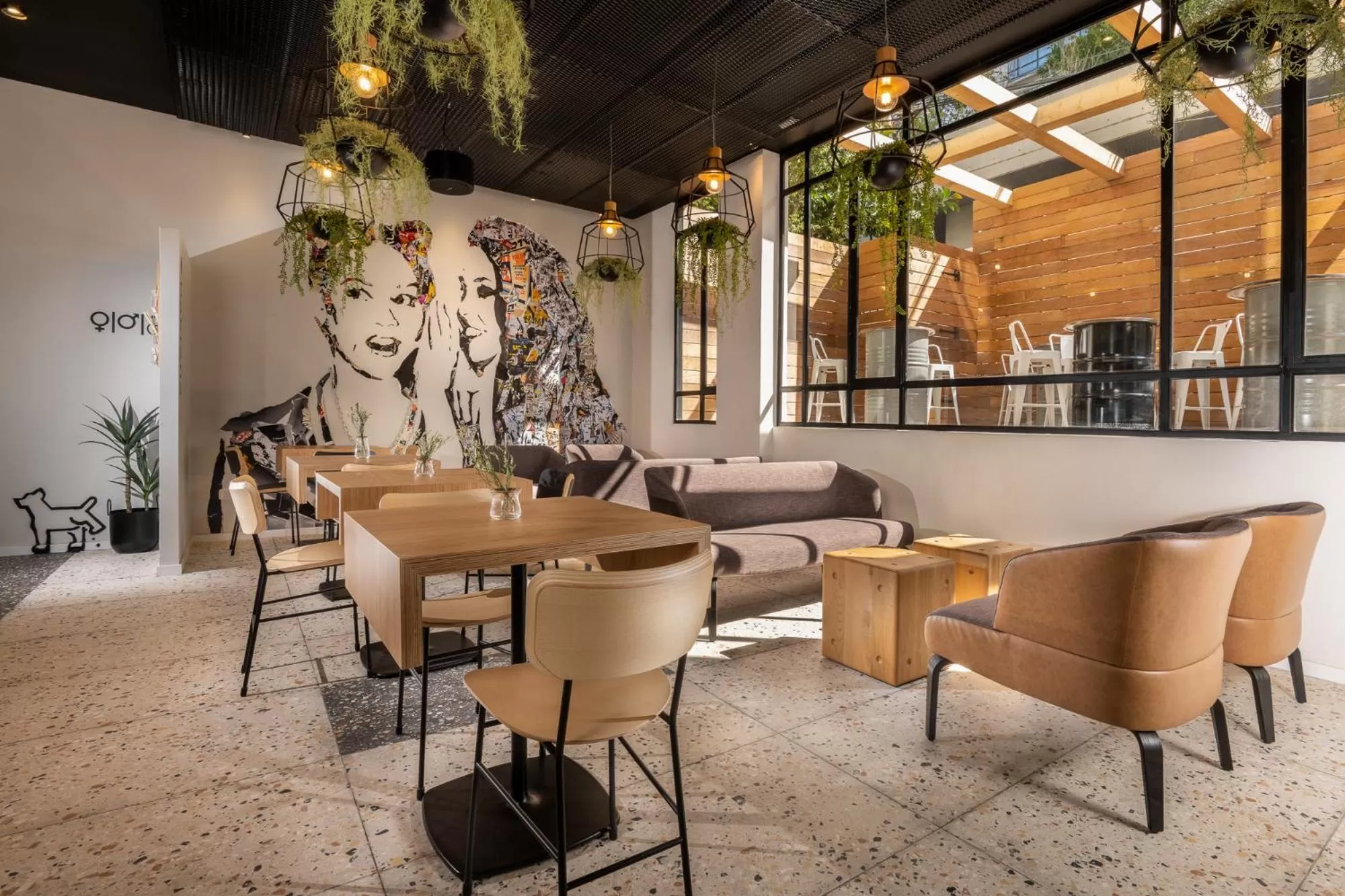 Restaurant/places to eat in Hotel 75 by Prima Hotels