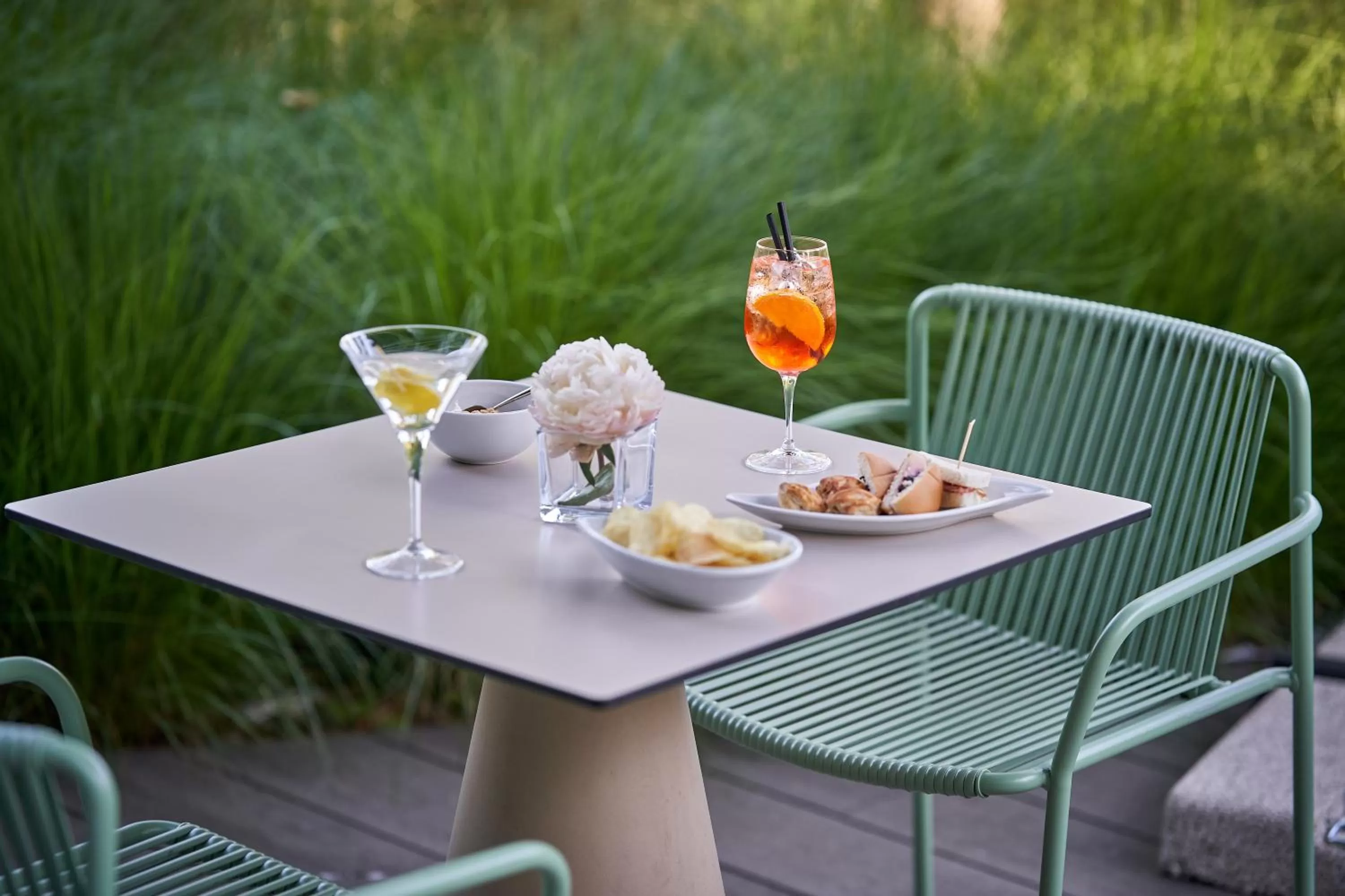 Lounge or bar in UNA Hotels Bologna Fiera