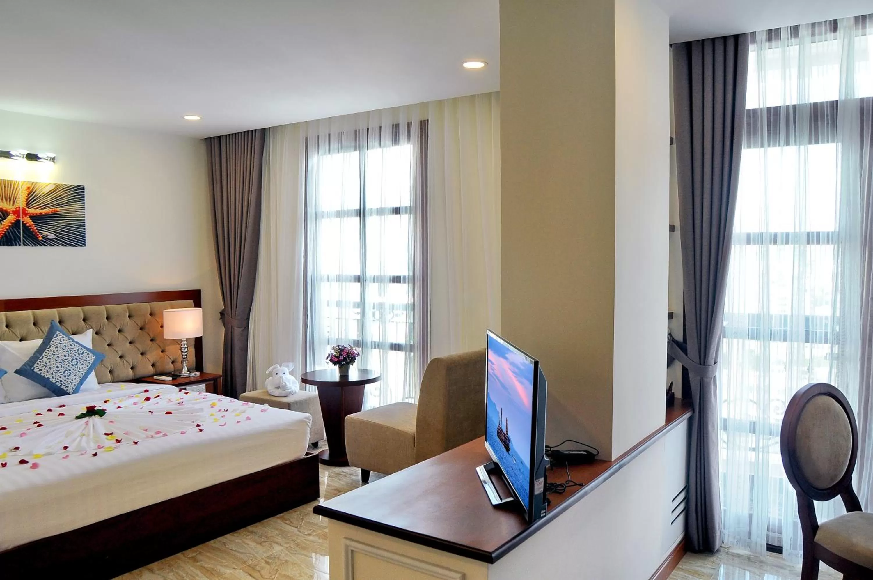 Decorative detail, Bed in Apus Hotel