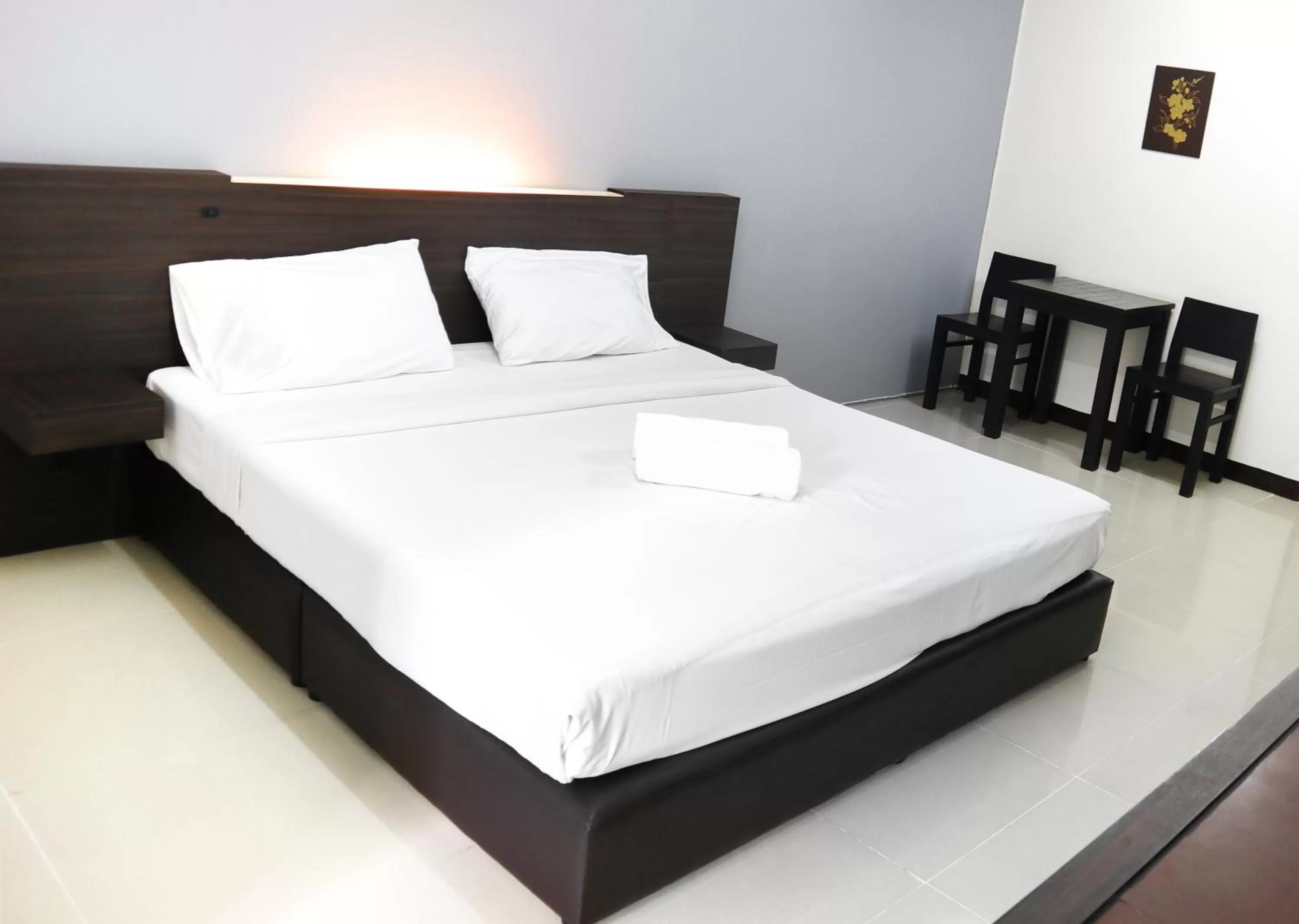 Bedroom, Bed in Smith Residence