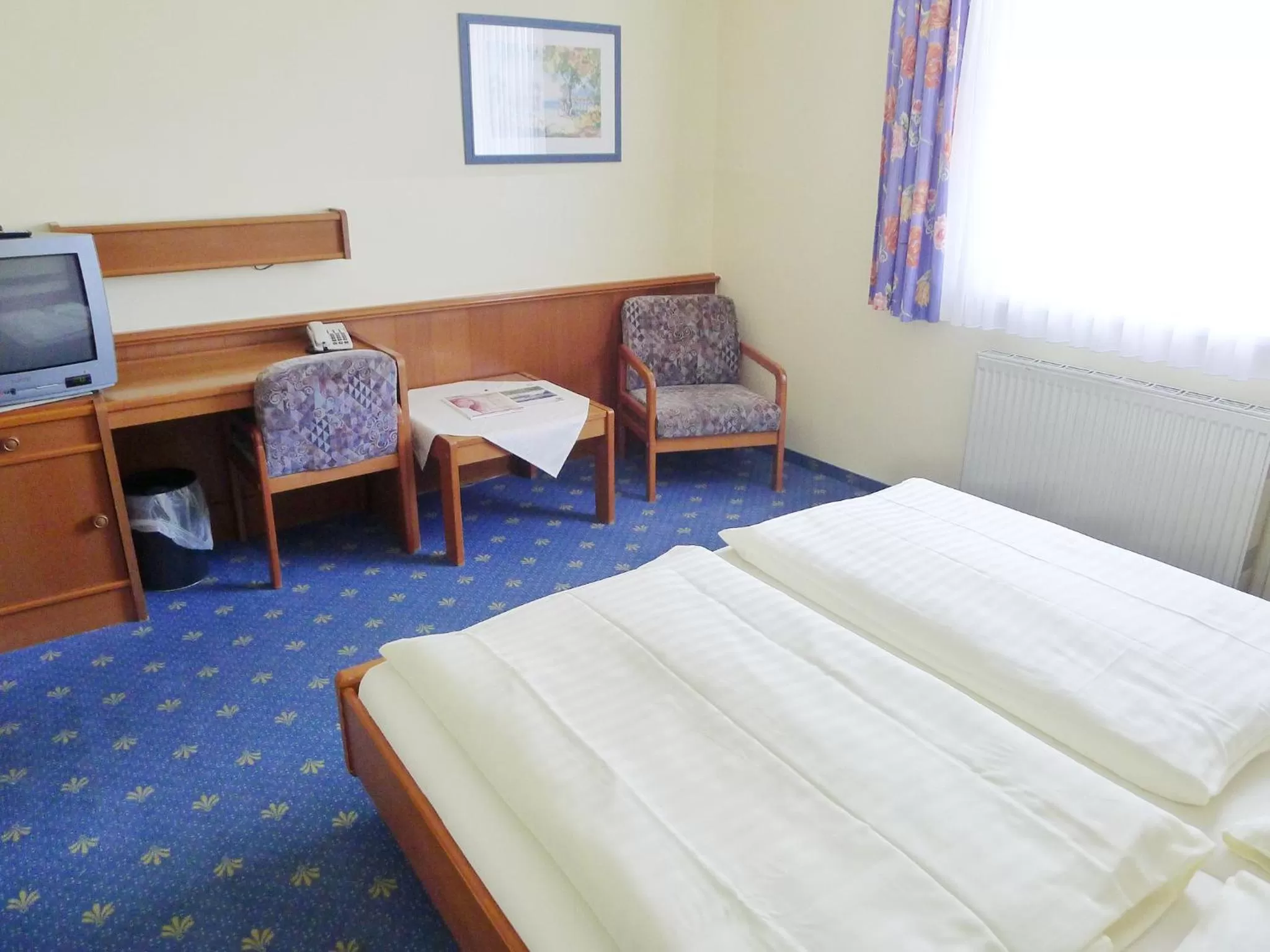 Bedroom, Bed in Hotel Restaurant Böck "Roter Hahn"