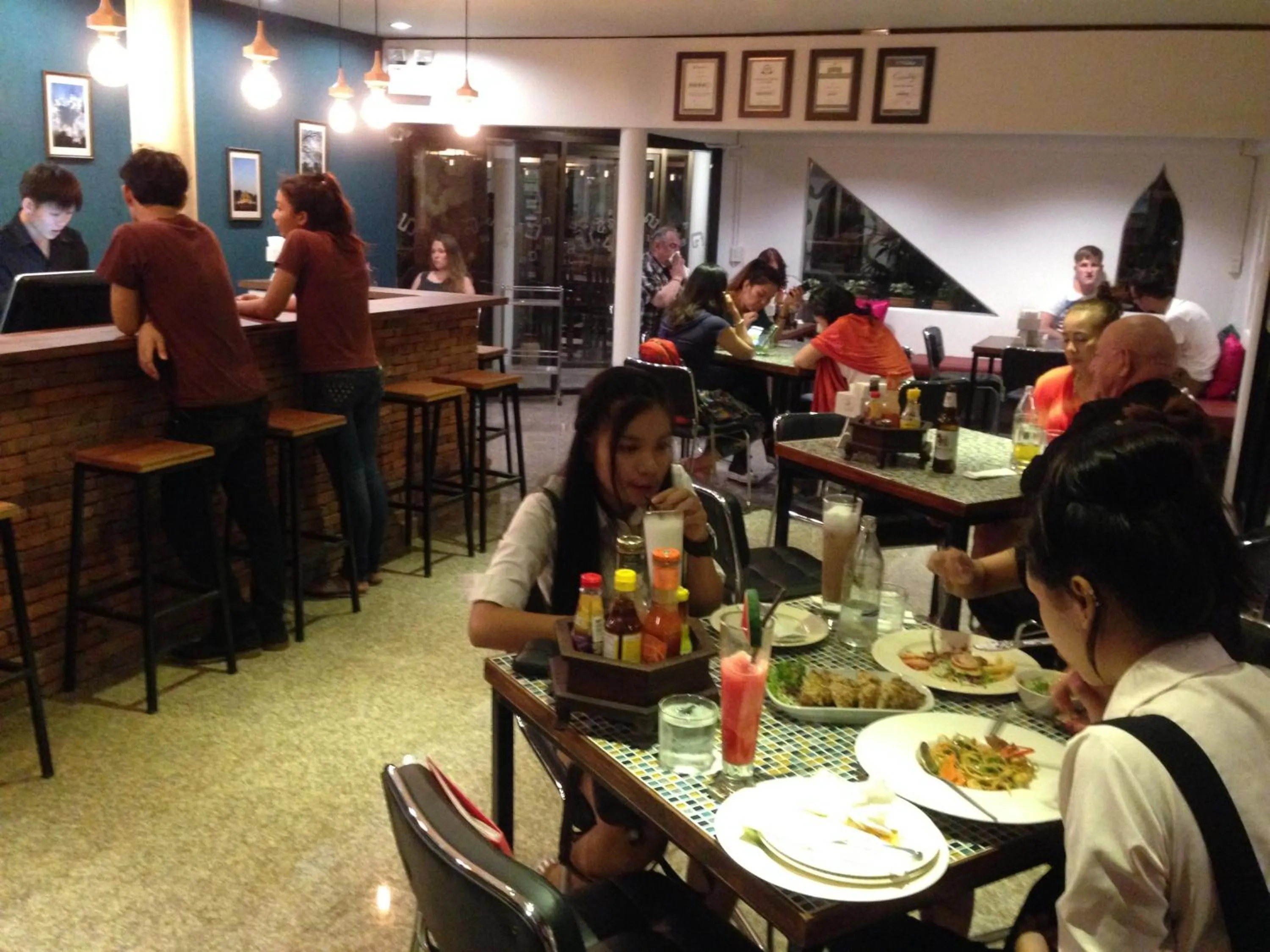 Restaurant/places to eat in Ruean Thai Hotel