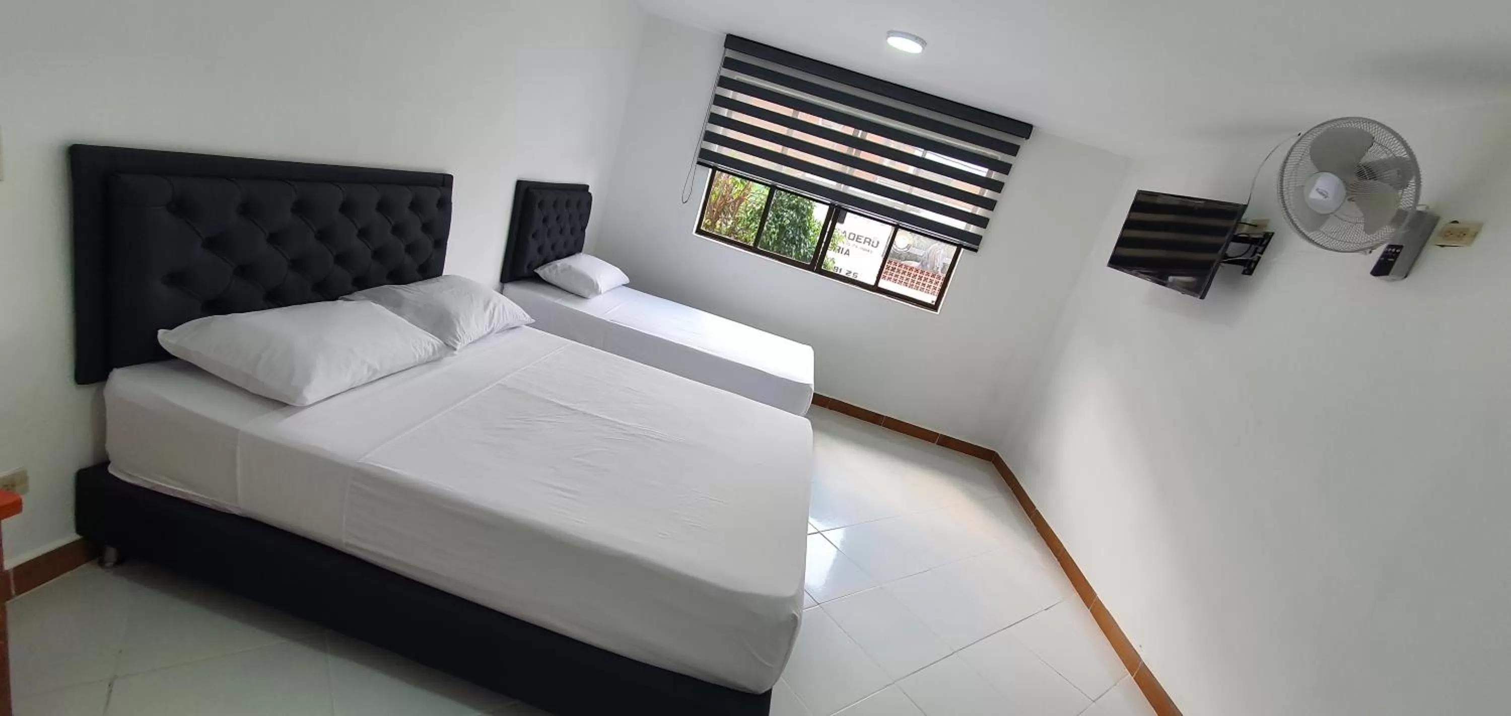 Photo of the whole room, Bed in Hotel Picasso 70