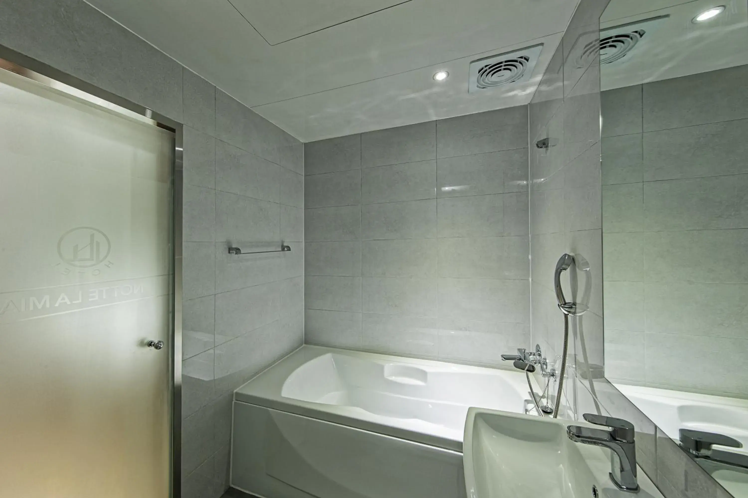 Deluxe Twin Room in Notte La Mia Hotel Deluxe Twin Room in Notte La Mia Hotel