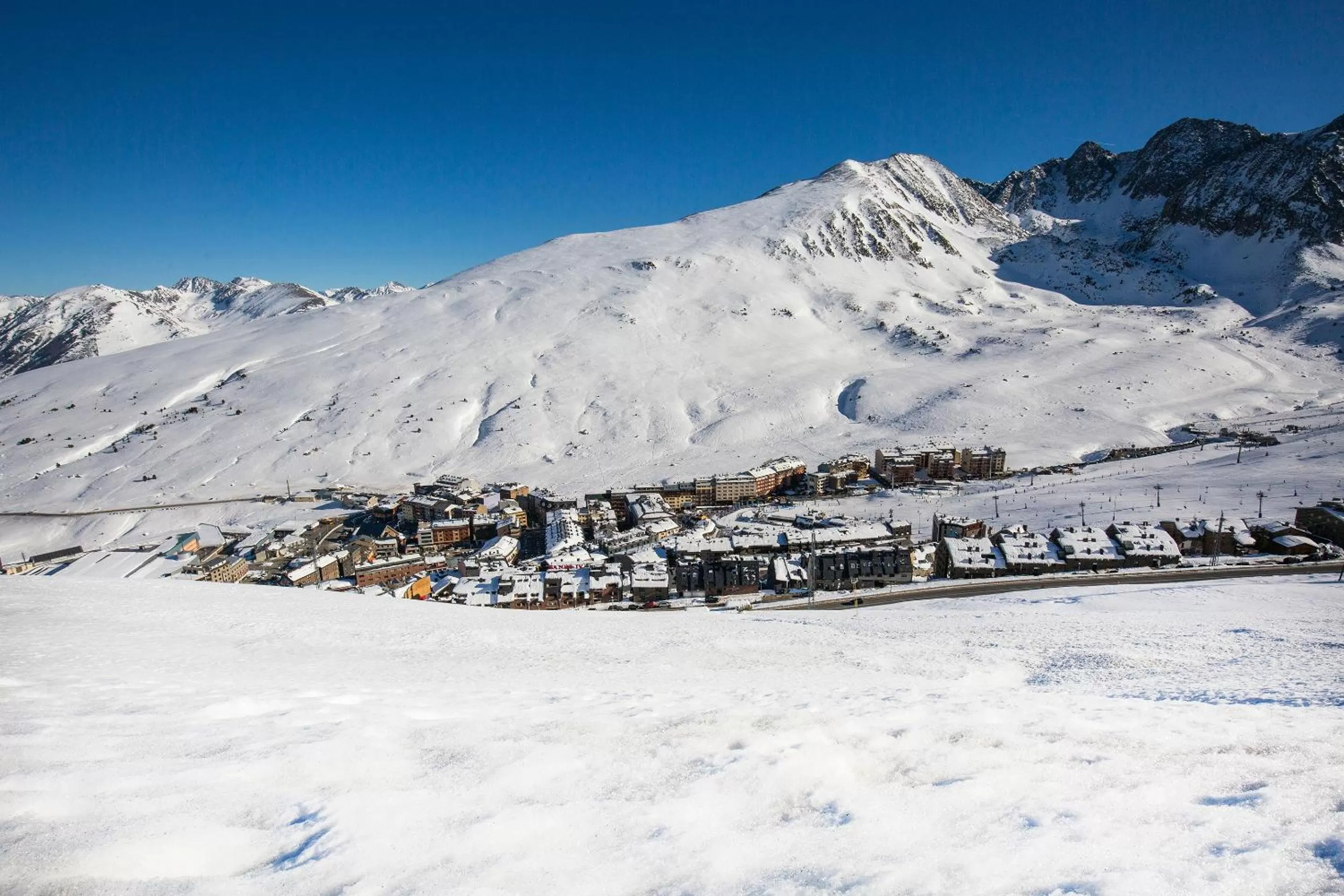 Natural landscape in Hotel Camellot by Nexta