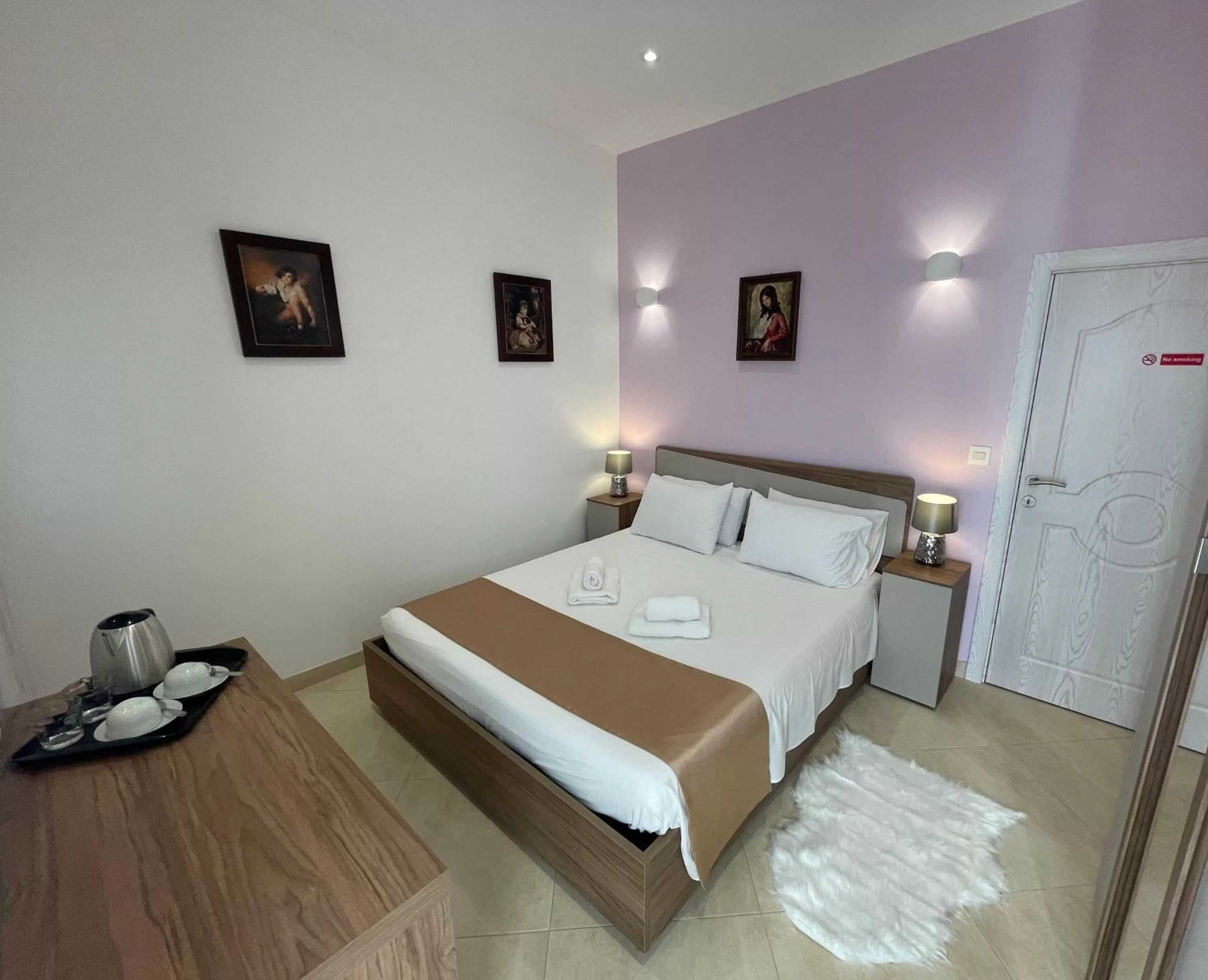 Bed in Alina Boutique Living